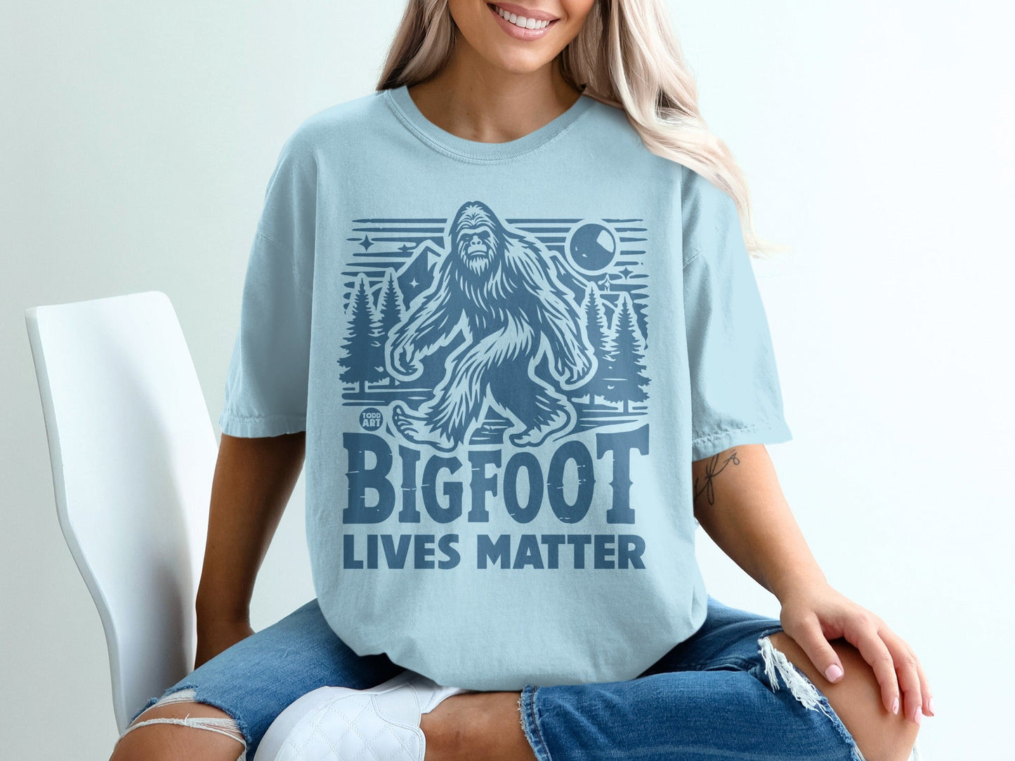 Bigfoot Lives Matter Graphic Unisex T-Shirt
