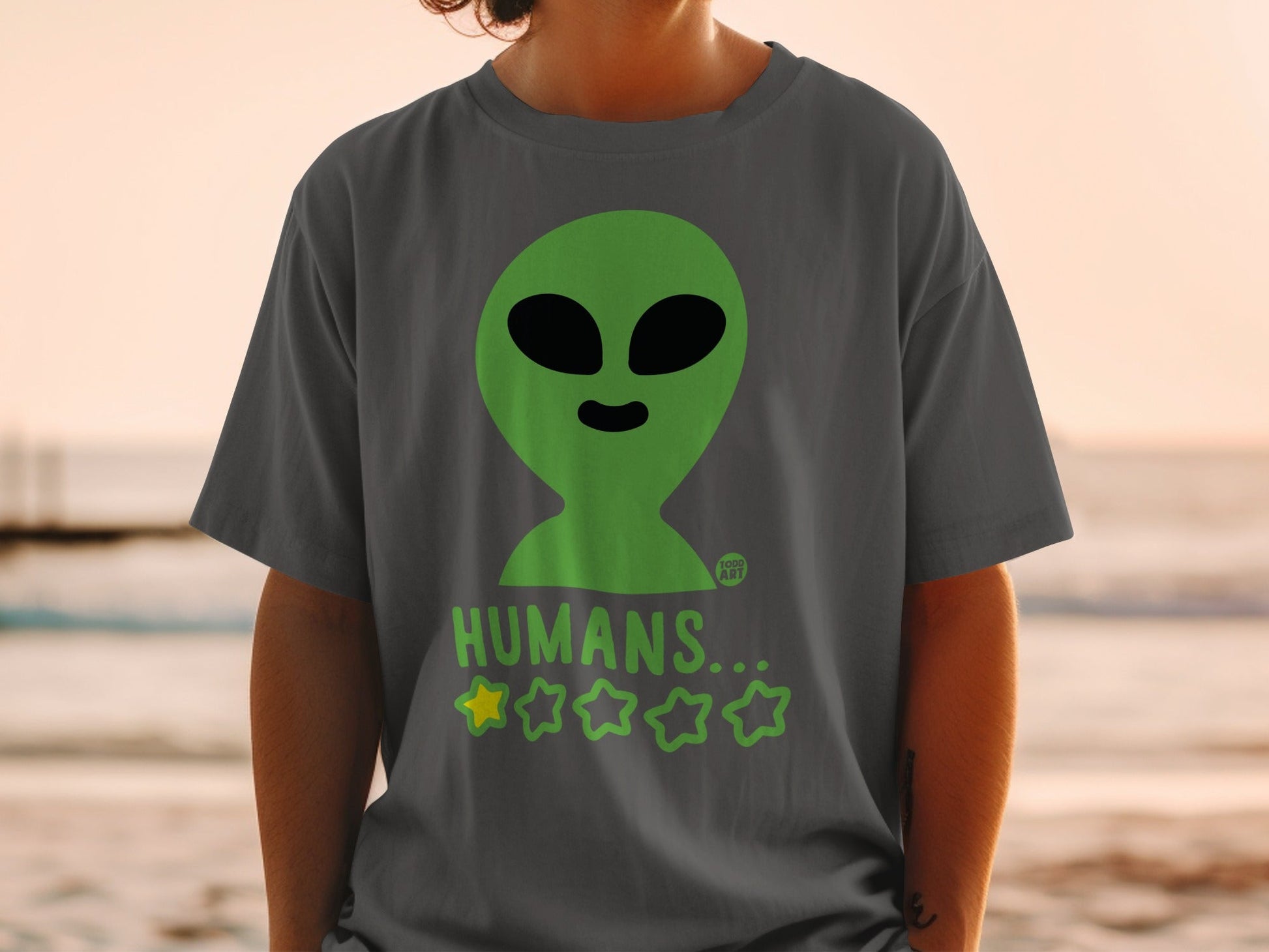 Alien Giving Humans a One Star Rating T-Shirt