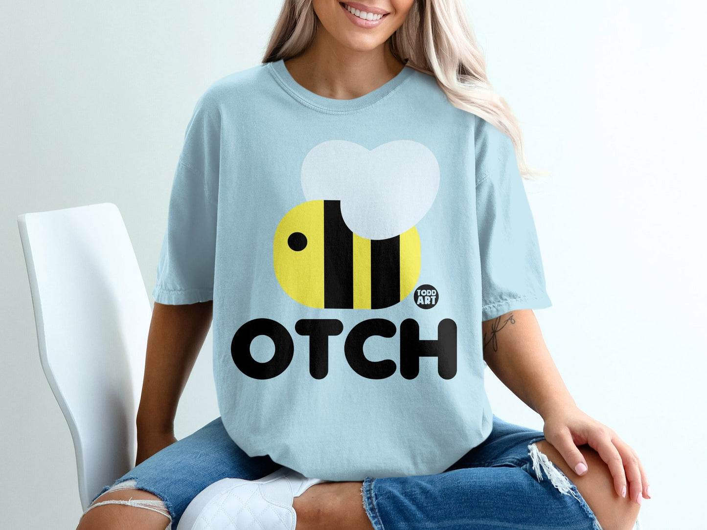 Cute Bee Design OTCH Todd Art Graphic T-Shirt