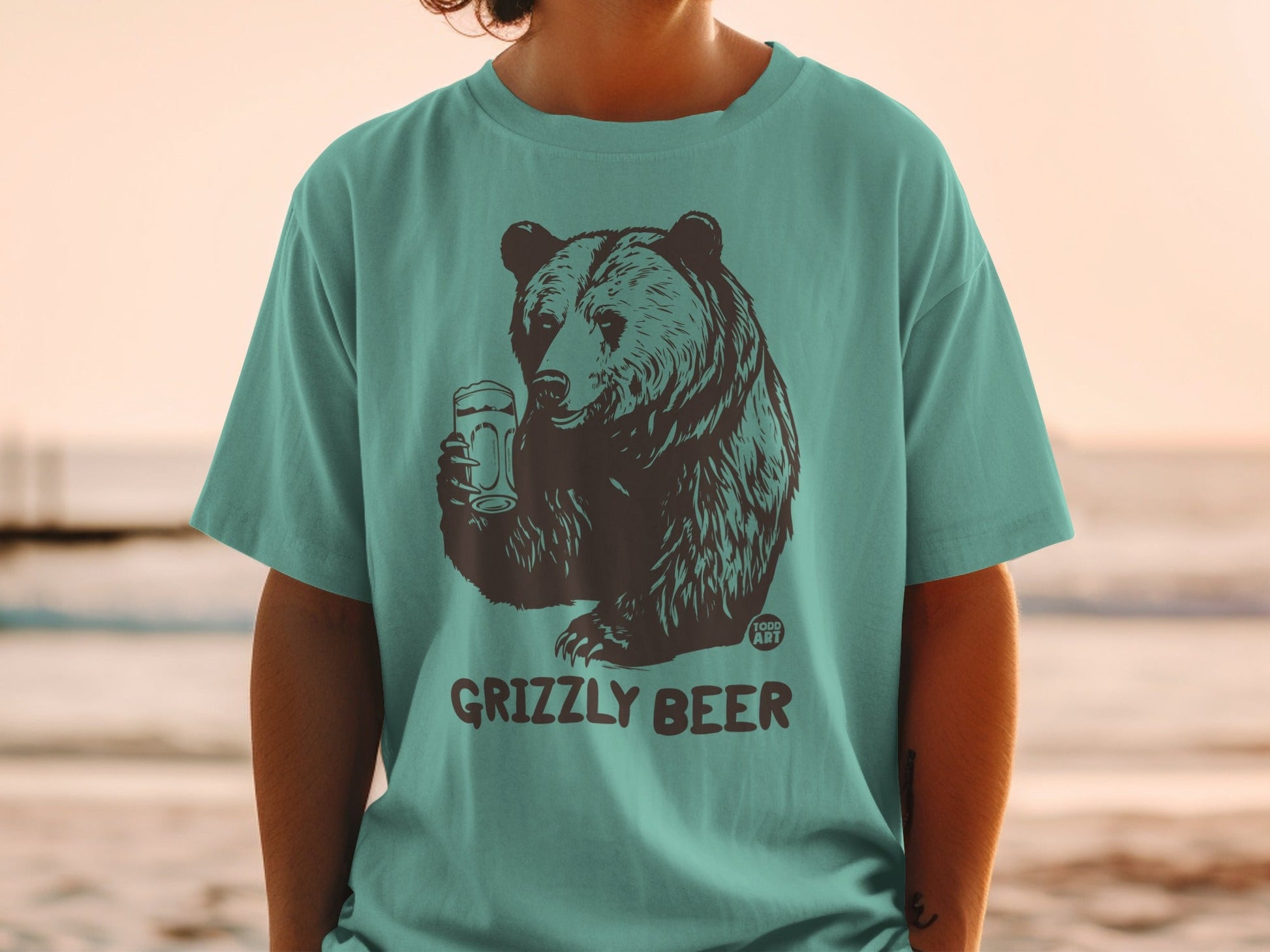 Grizzly Beer Bear Graphic Print T-Shirt