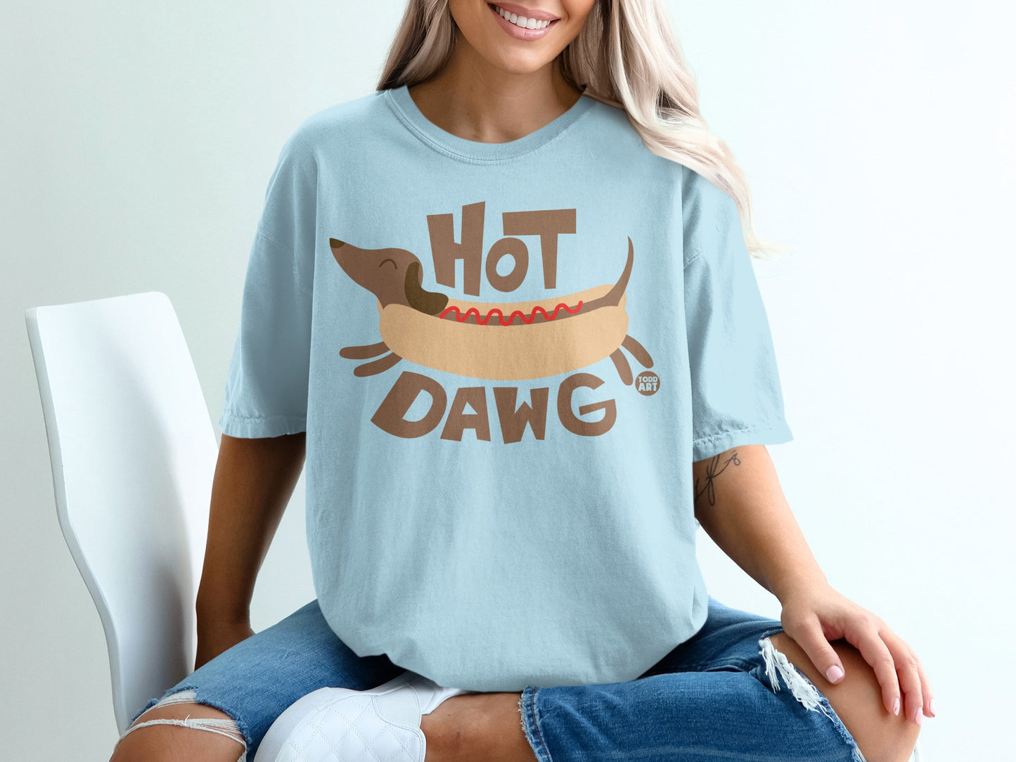 Hot Dawg Graphic Tee Funny T-shirt for Casual Wear