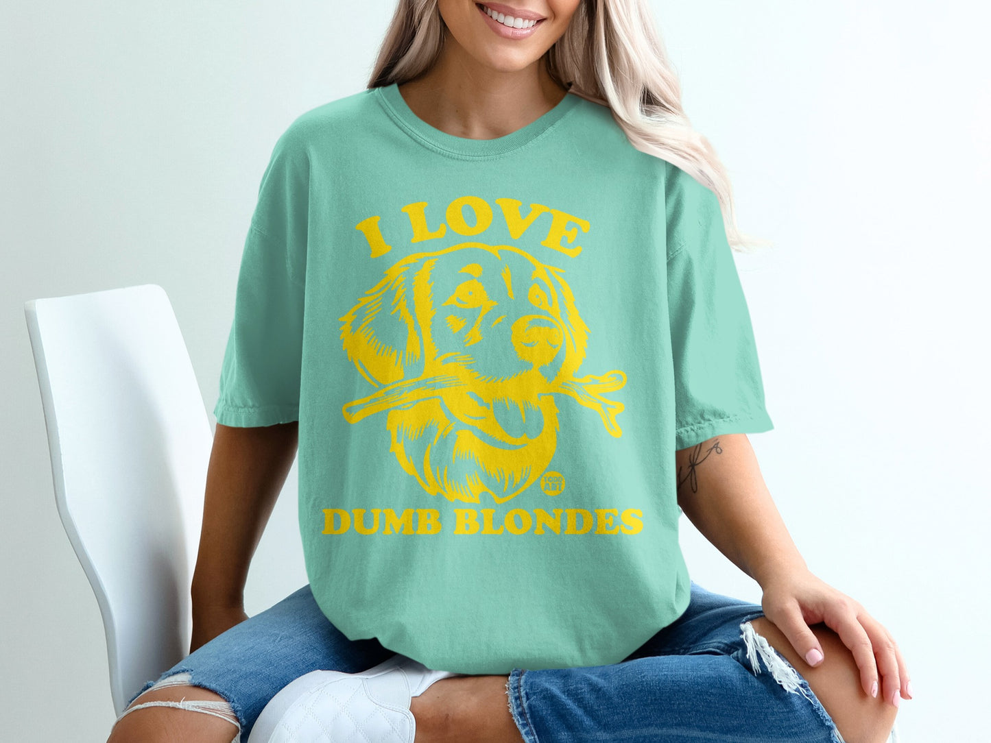 I Love Dumb Blondes Cute Dog Graphic T-Shirt