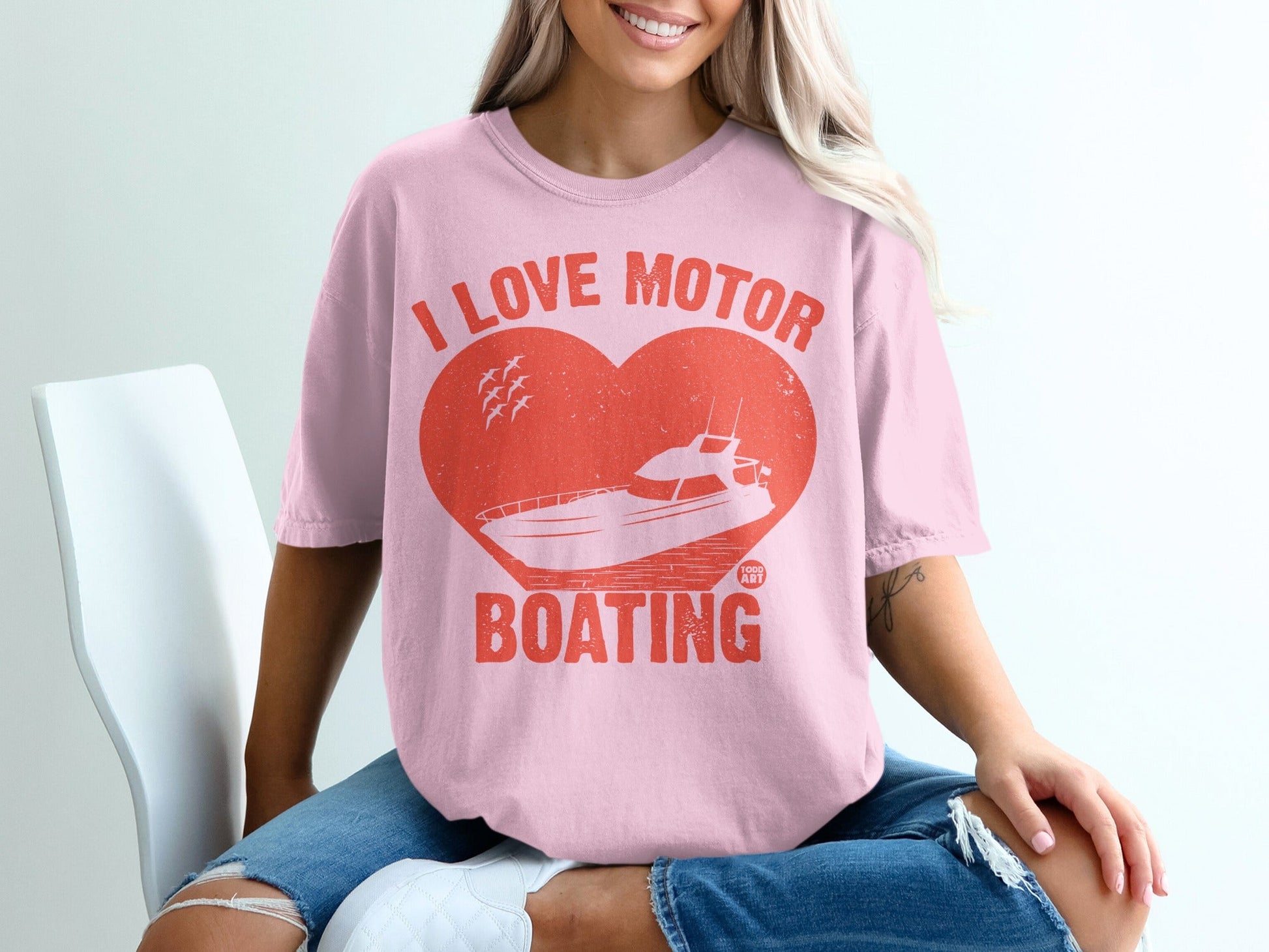 I Love Motor Boating Graphic Tee for Boating Enthusiasts