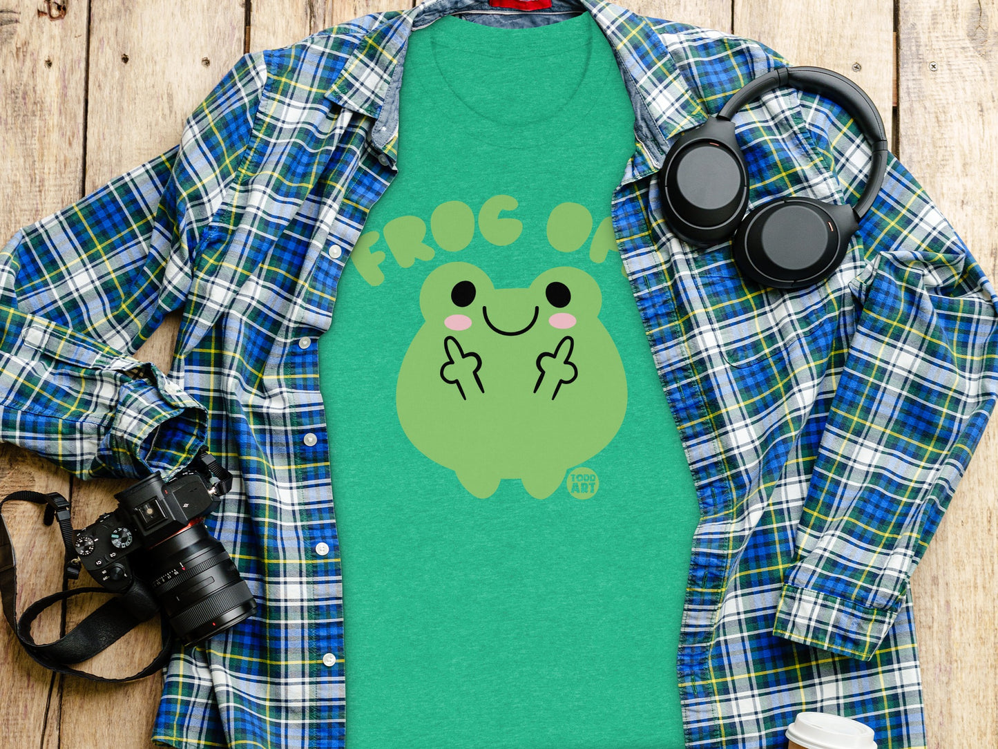Green Frog Design Fun Casual T-shirt product