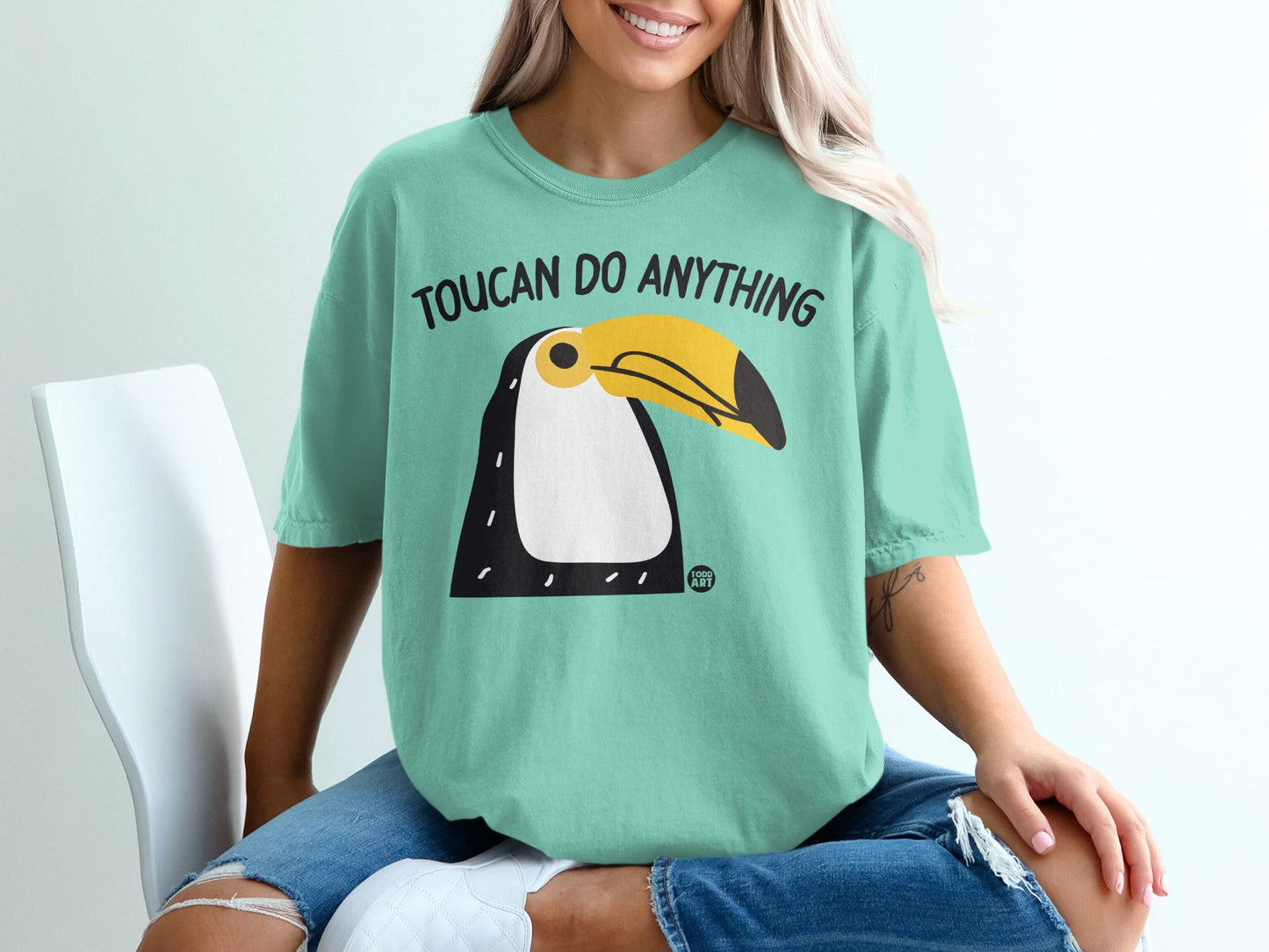 Toucan Do Anything Graphic T-shirt for Casual Wear