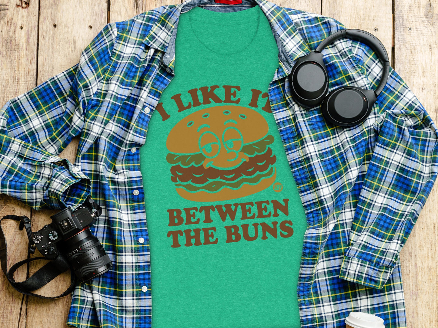 I Like It Between The Buns Graphic T-shirt product type
