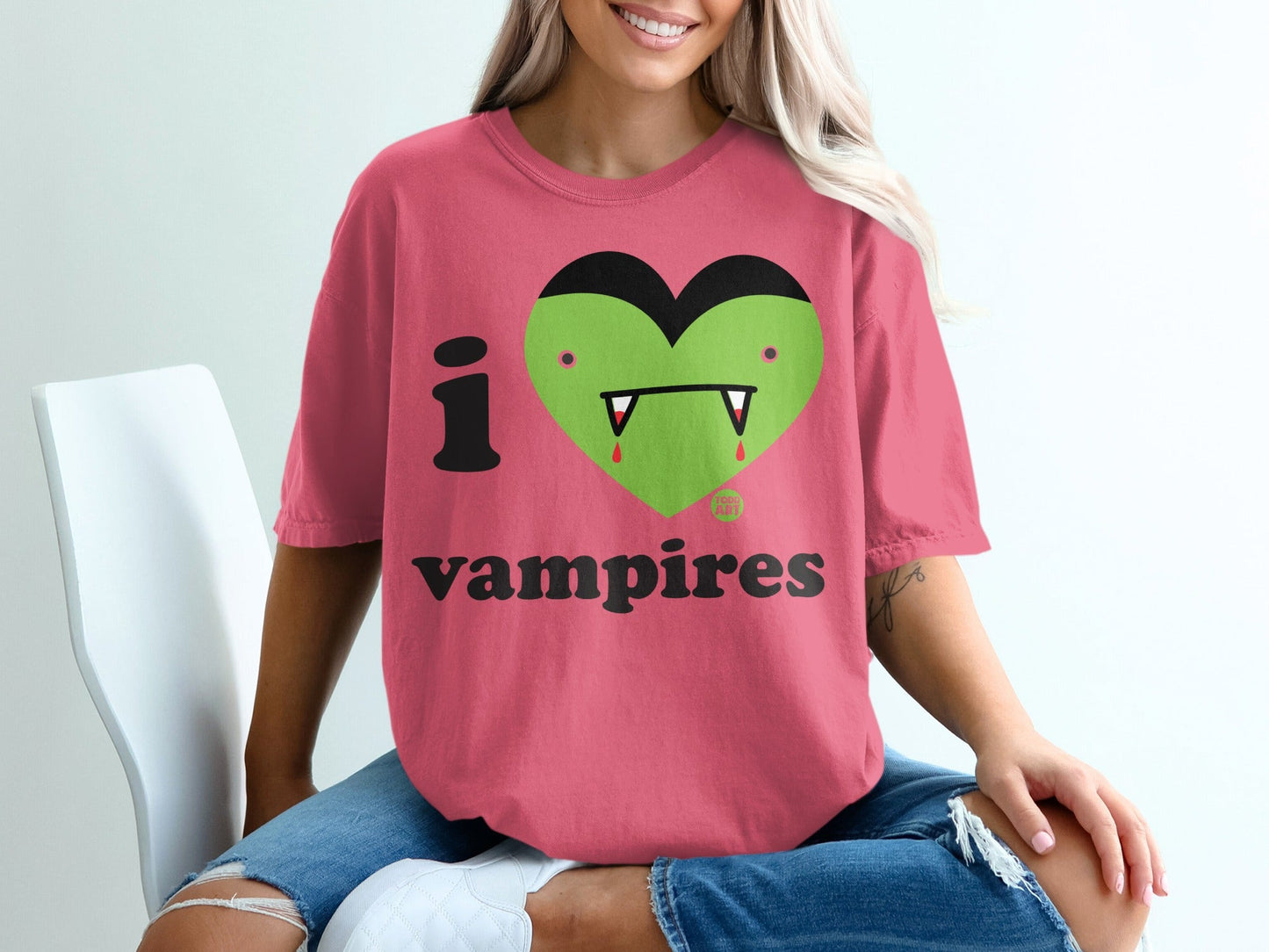 I Heart Vampires Graphic Print T-shirt for Vampire Lovers