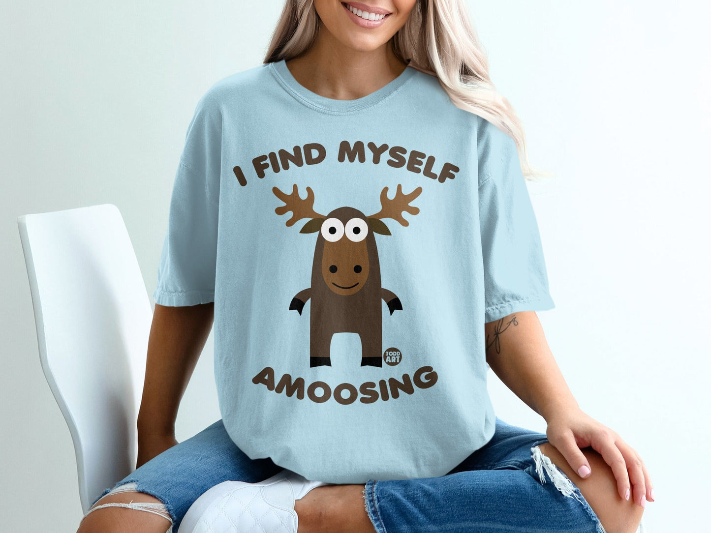 I Find Myself Amoosing Moose Funny Graphic T-Shirt