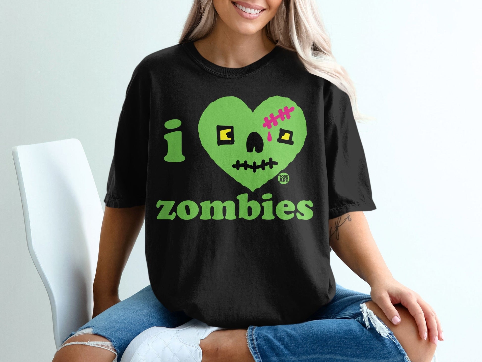 I Love Zombies Graphic Tee Halloween Novelty Shirt