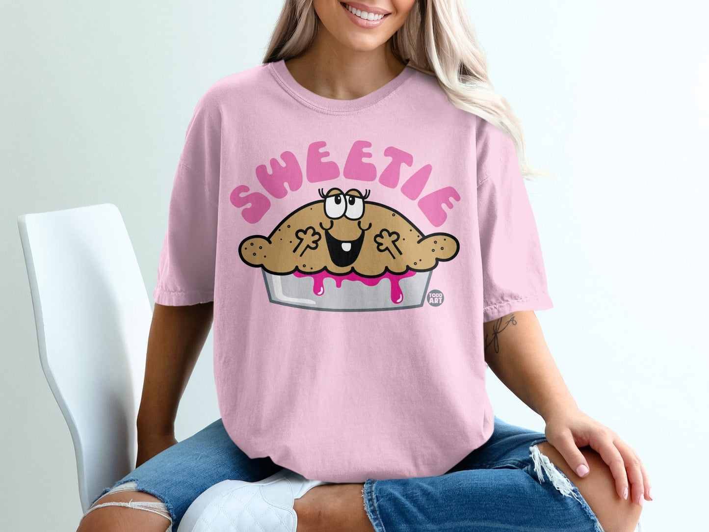 Sweetie Pie Graphic Tee with Adorable Cartoon Design