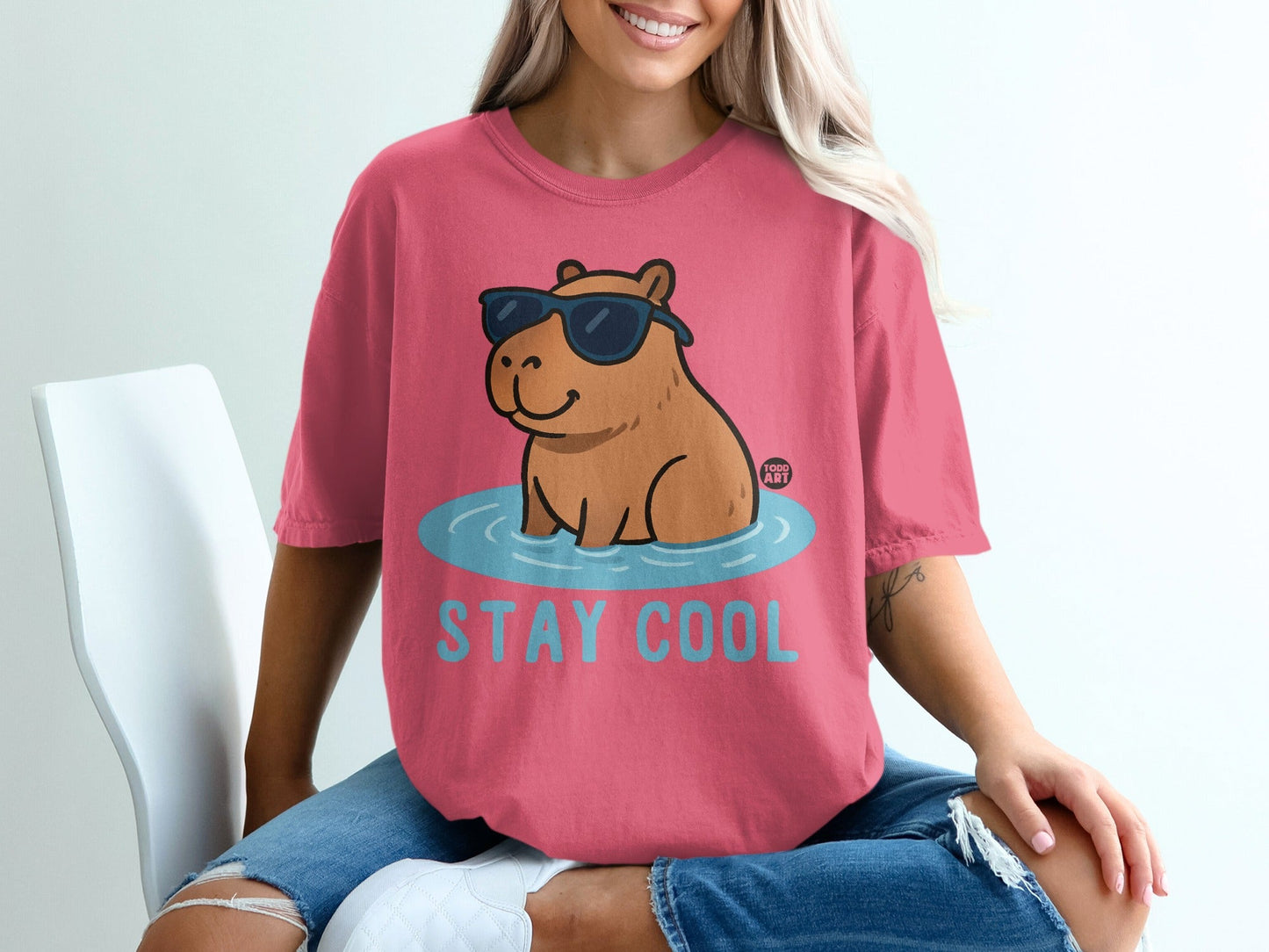 Stay Cool Capybara Graphic T-Shirt for Casual Wear