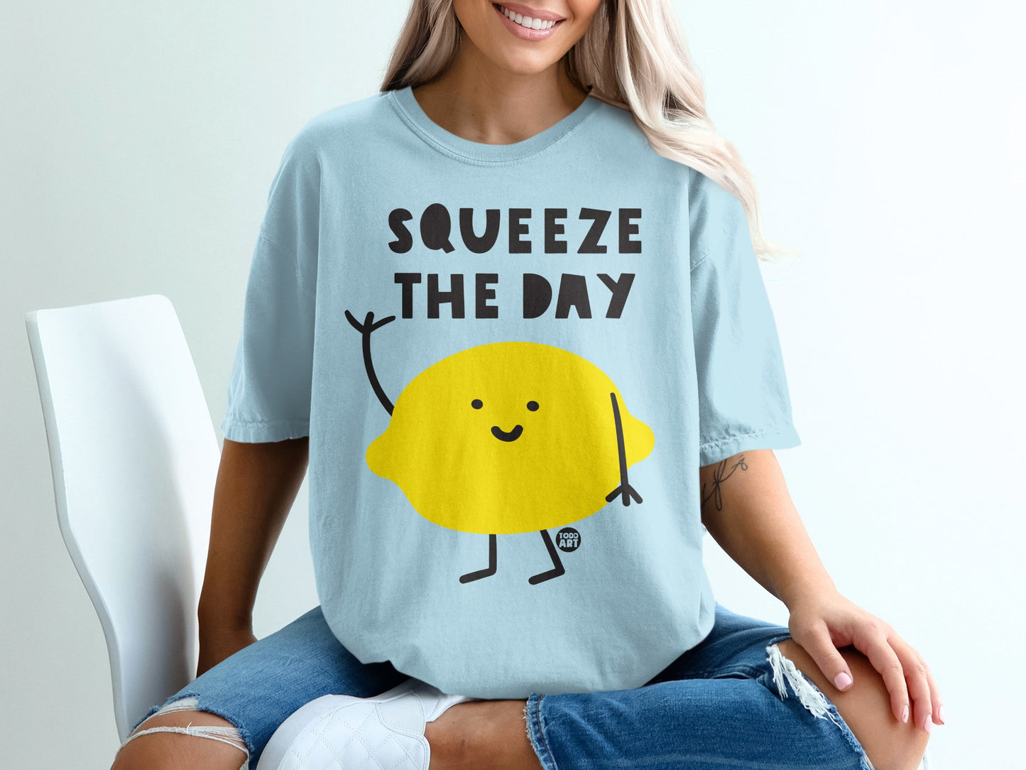 SQUEEZE THE DAY Smiling Lemon Graphic product