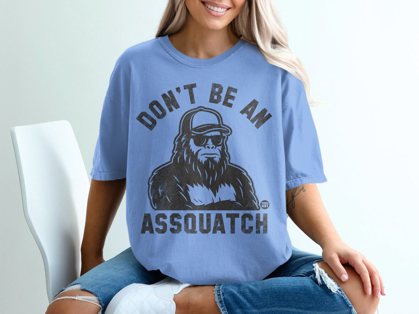 Don't Be An Assquatch Funny Sasquatch Graphic T-Shirt