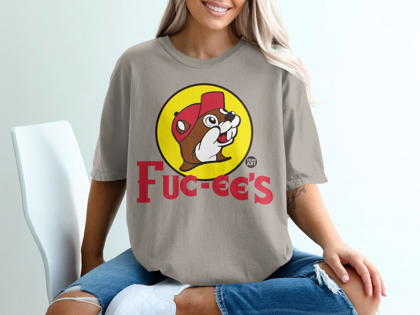 Bucee's logo t-shirt with beaver mascot wearing a red hat.