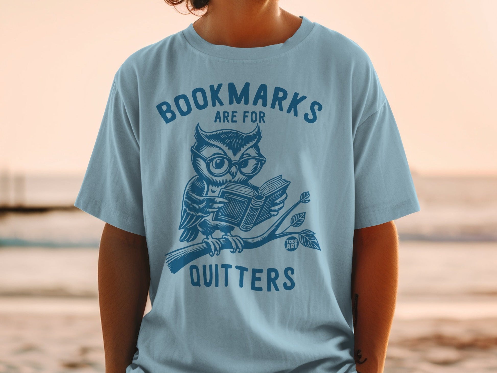 Bookmarks Are For Quitters Owl Design T-Shirt
