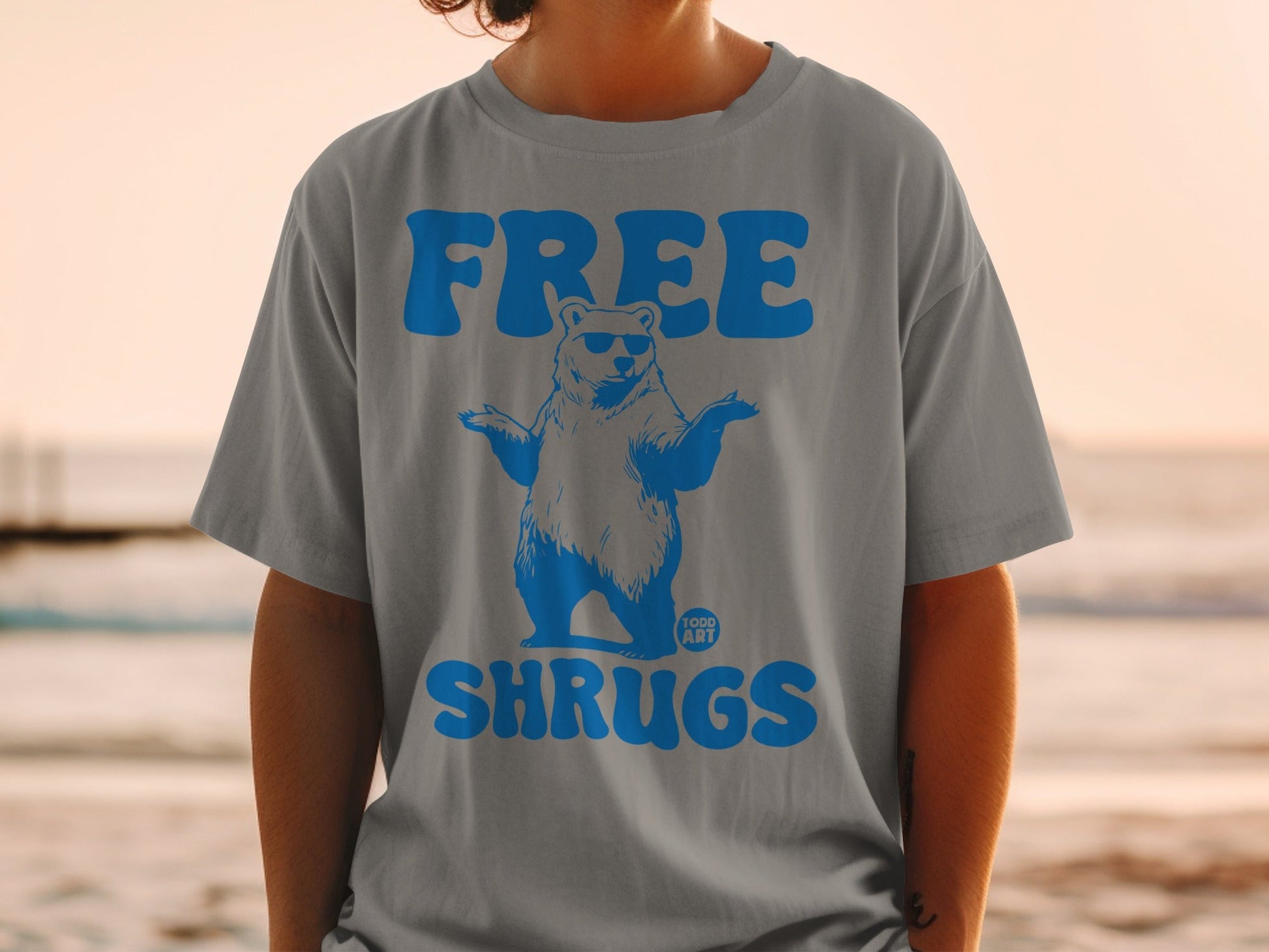 Free Shrugs Bear Design Casual T-Shirt for Sale