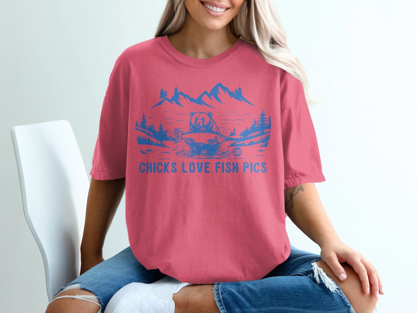 Chicks Love Fish Pics Oversized Graphic T-Shirt