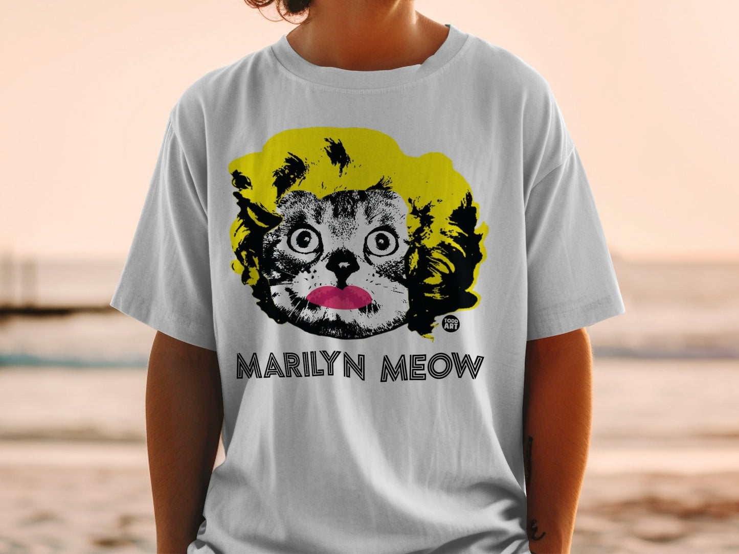 Marilyn Meow Graphic Cat Design T-Shirt