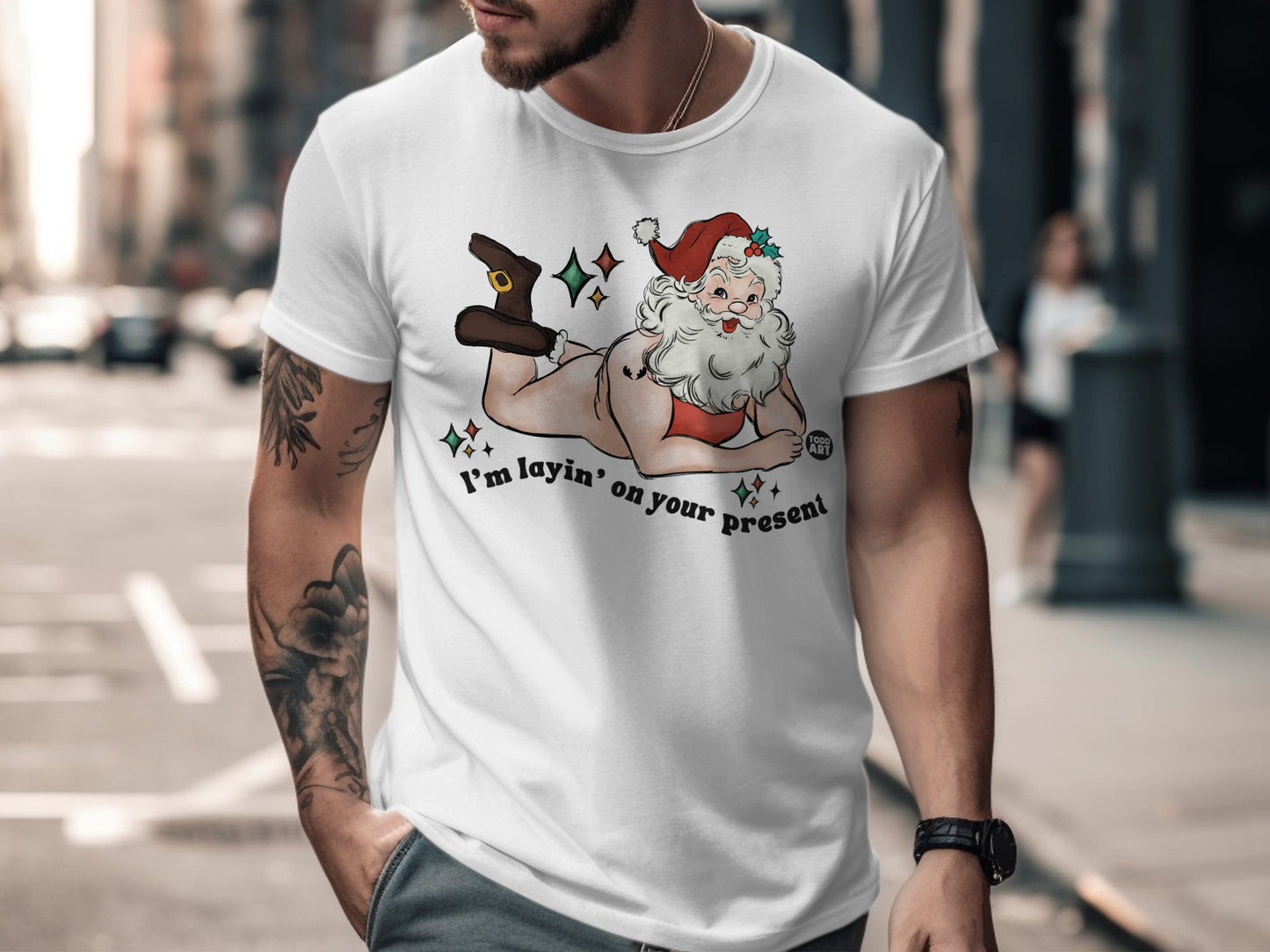 I'm layin' on your present Santa Claus graphic tee