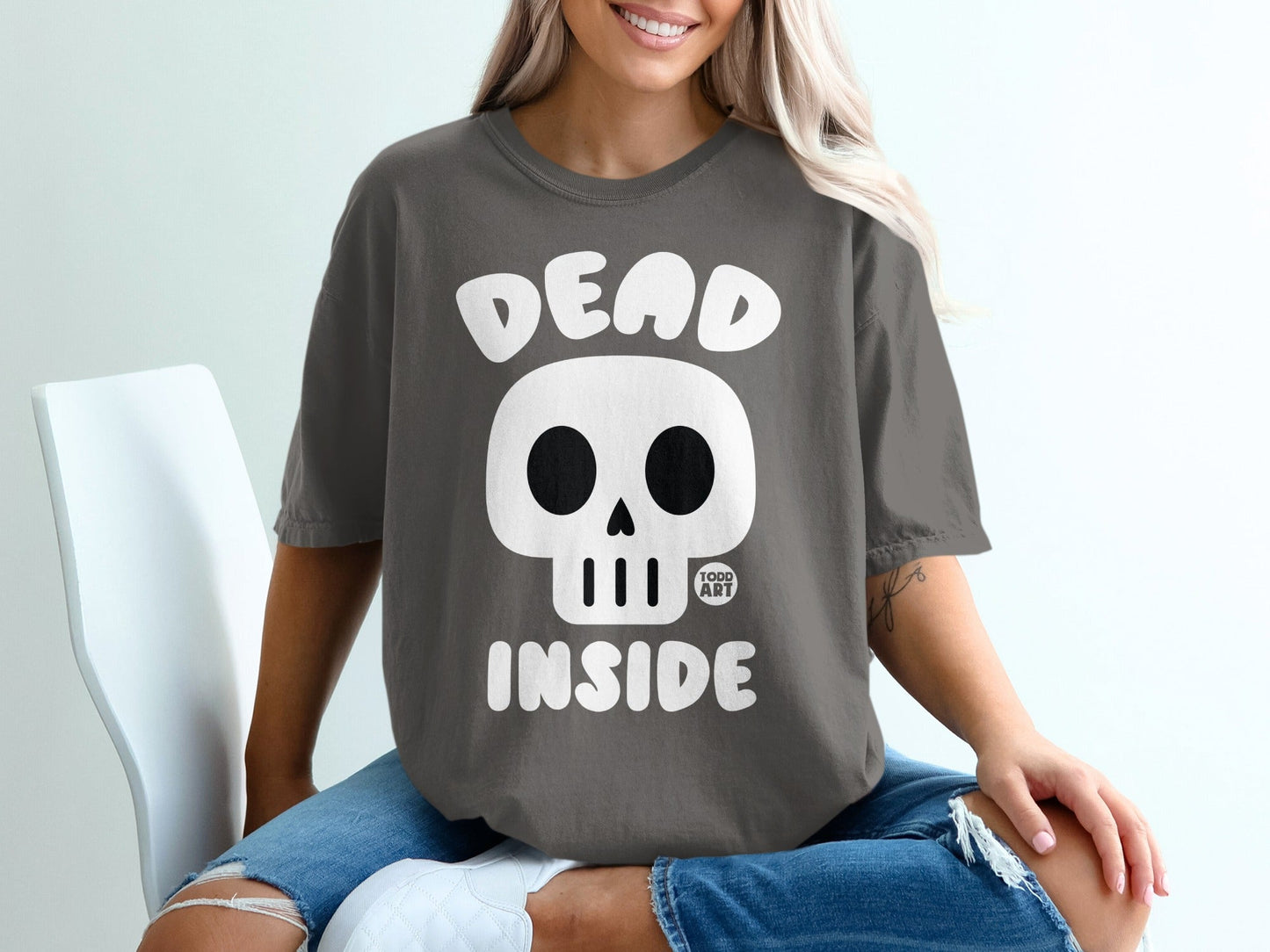 Dark grey t-shirt with white "DEAD INSIDE" text and skull graphic.