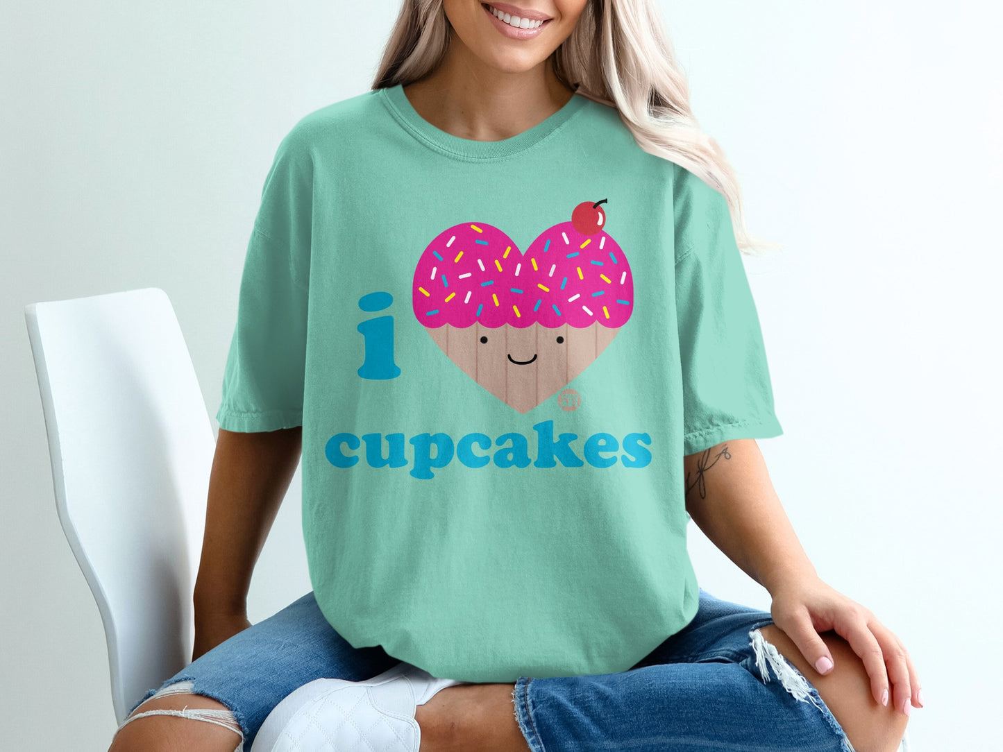 Cute I Love Cupcakes Graphic Tee Shirt
