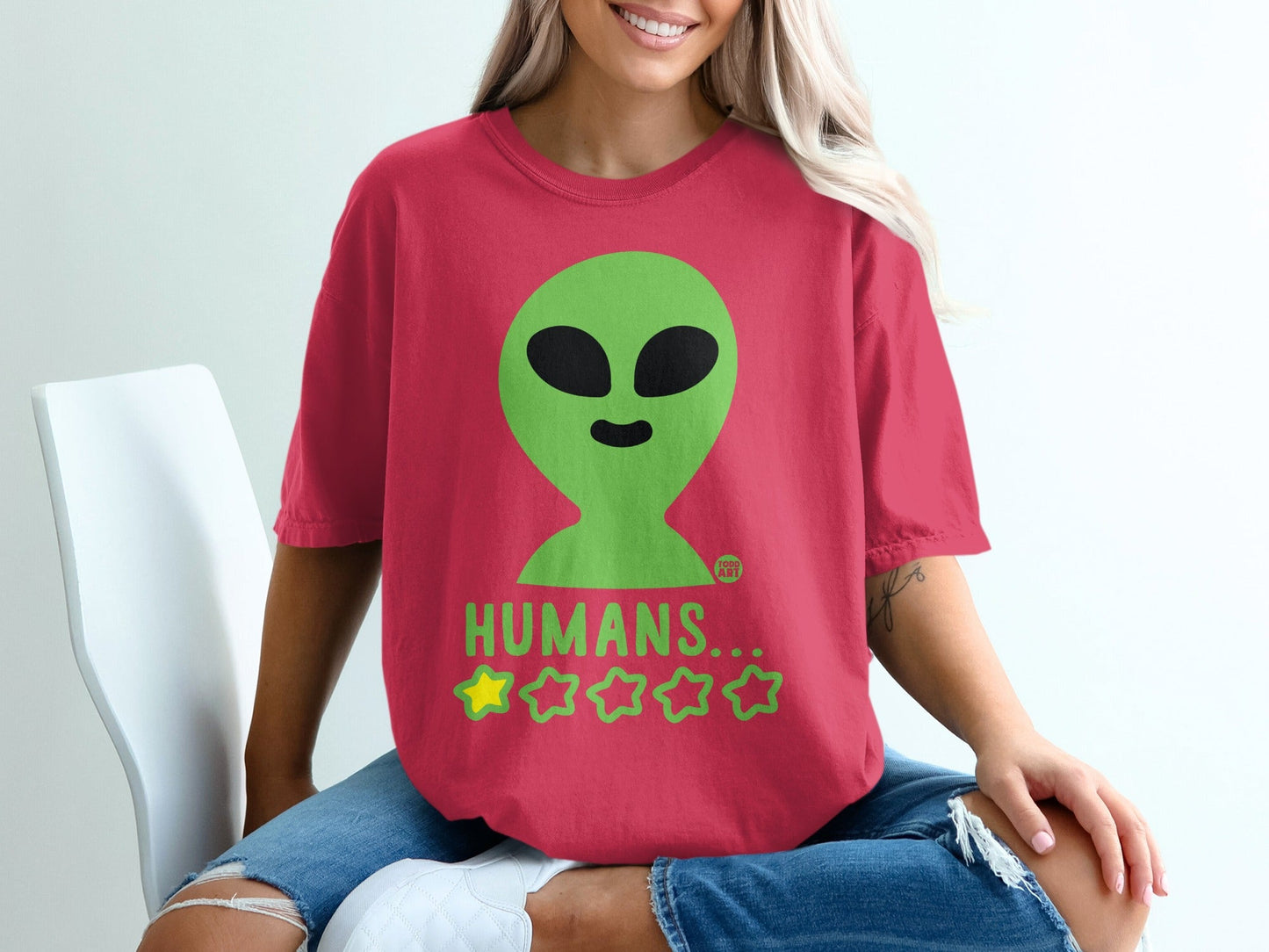Funny Alien Giving Humans Low Rating T-shirt