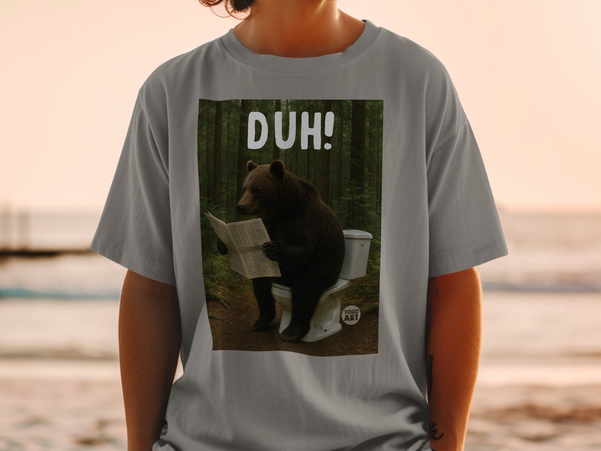 Bear Reading Newspaper Duh Funny Graphic T-Shirt