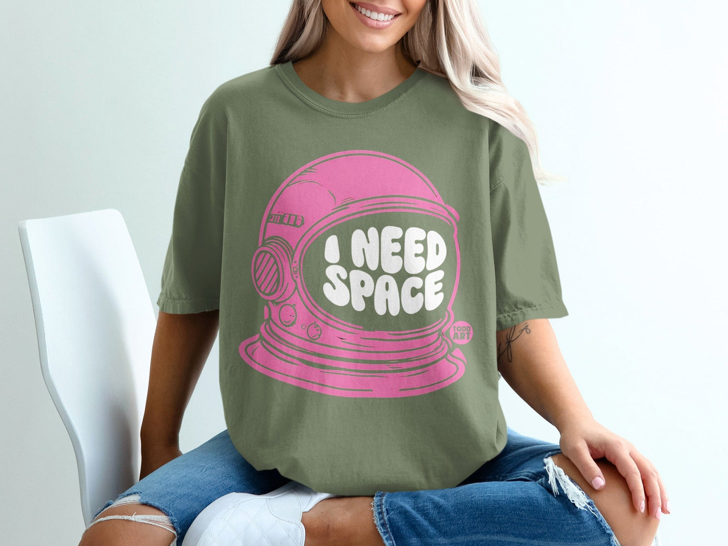 I Need Space Astronaut Design T-shirt