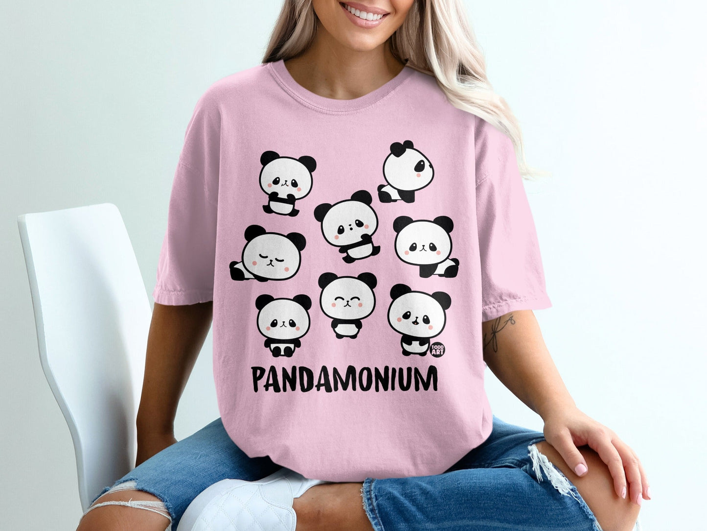 Cute Pandamonium Graphic Print T-Shirt with Cartoon Pandas