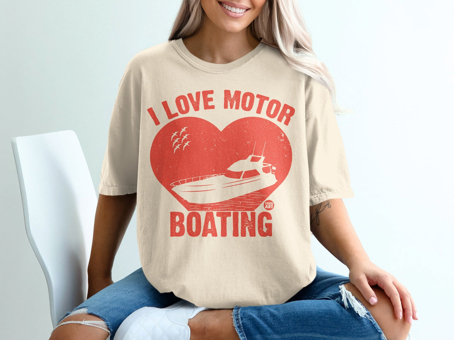 I Love Motor Boating Graphic Tee for Water Enthusiasts