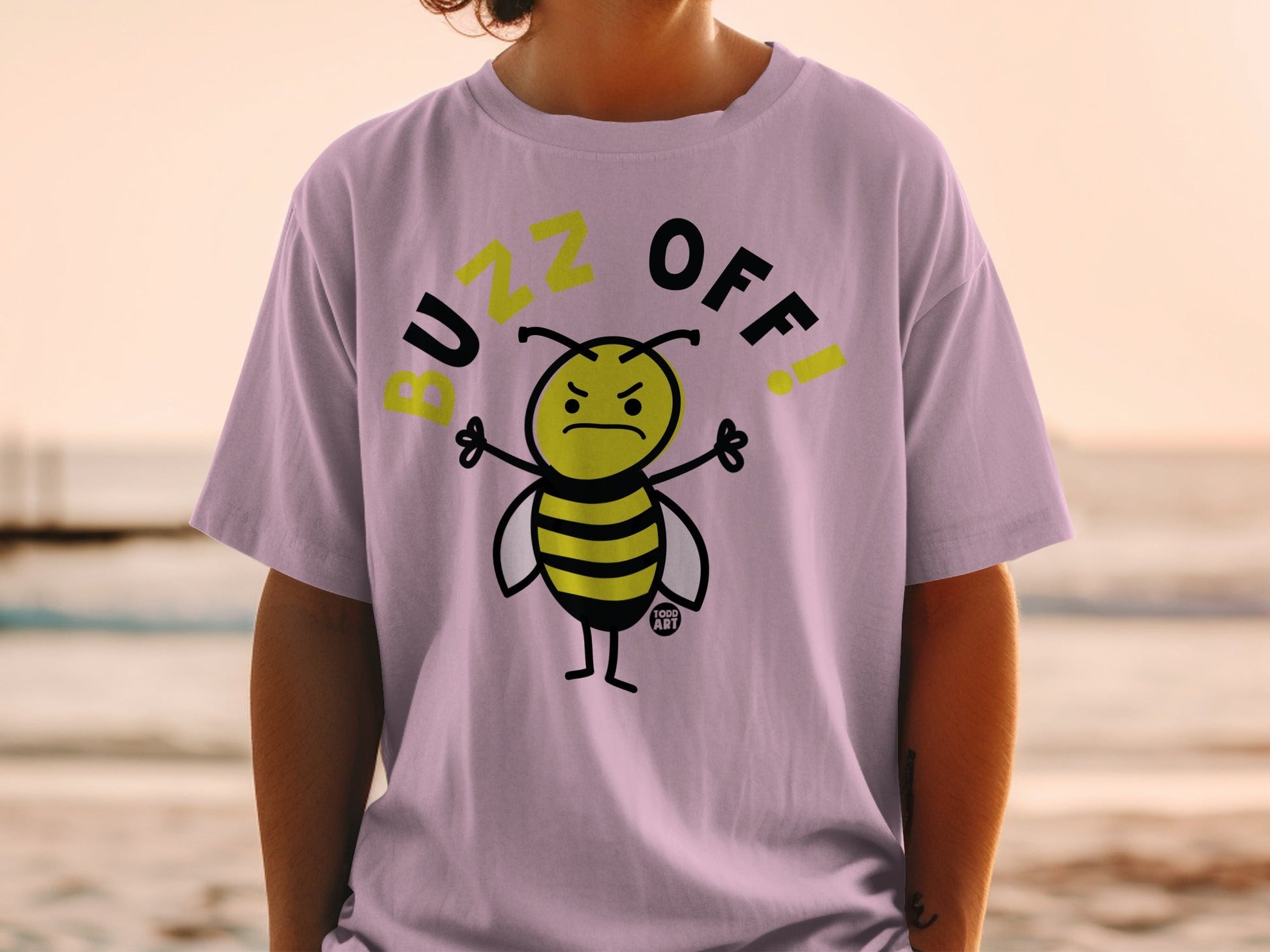 Buzz Off Angry Bee Graphic Design T-Shirt
