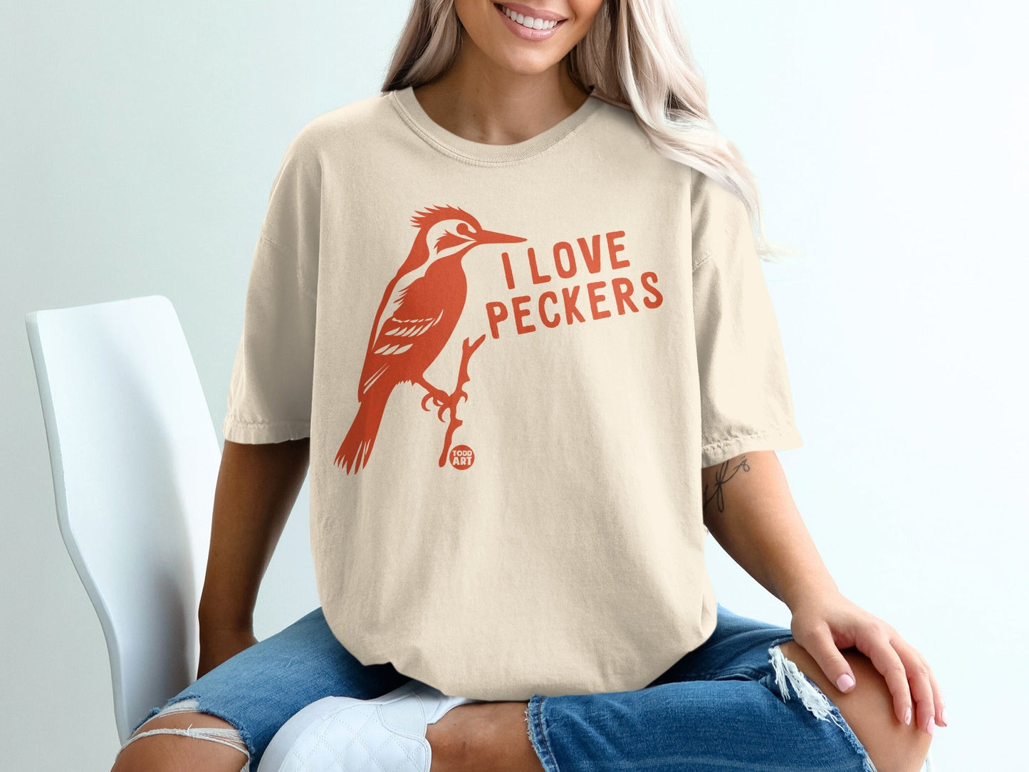 I Love Peckers Funny Bird Graphic T-Shirt for Bird Lovers