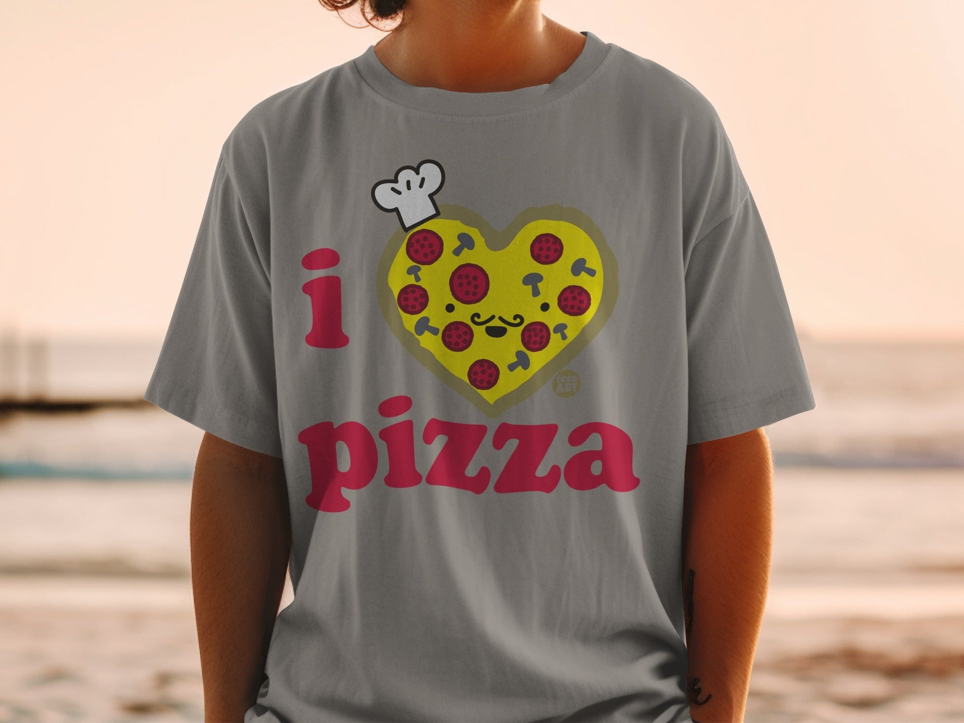 I Heart Pizza Funny Graphic T-Shirt for Pizza Lovers