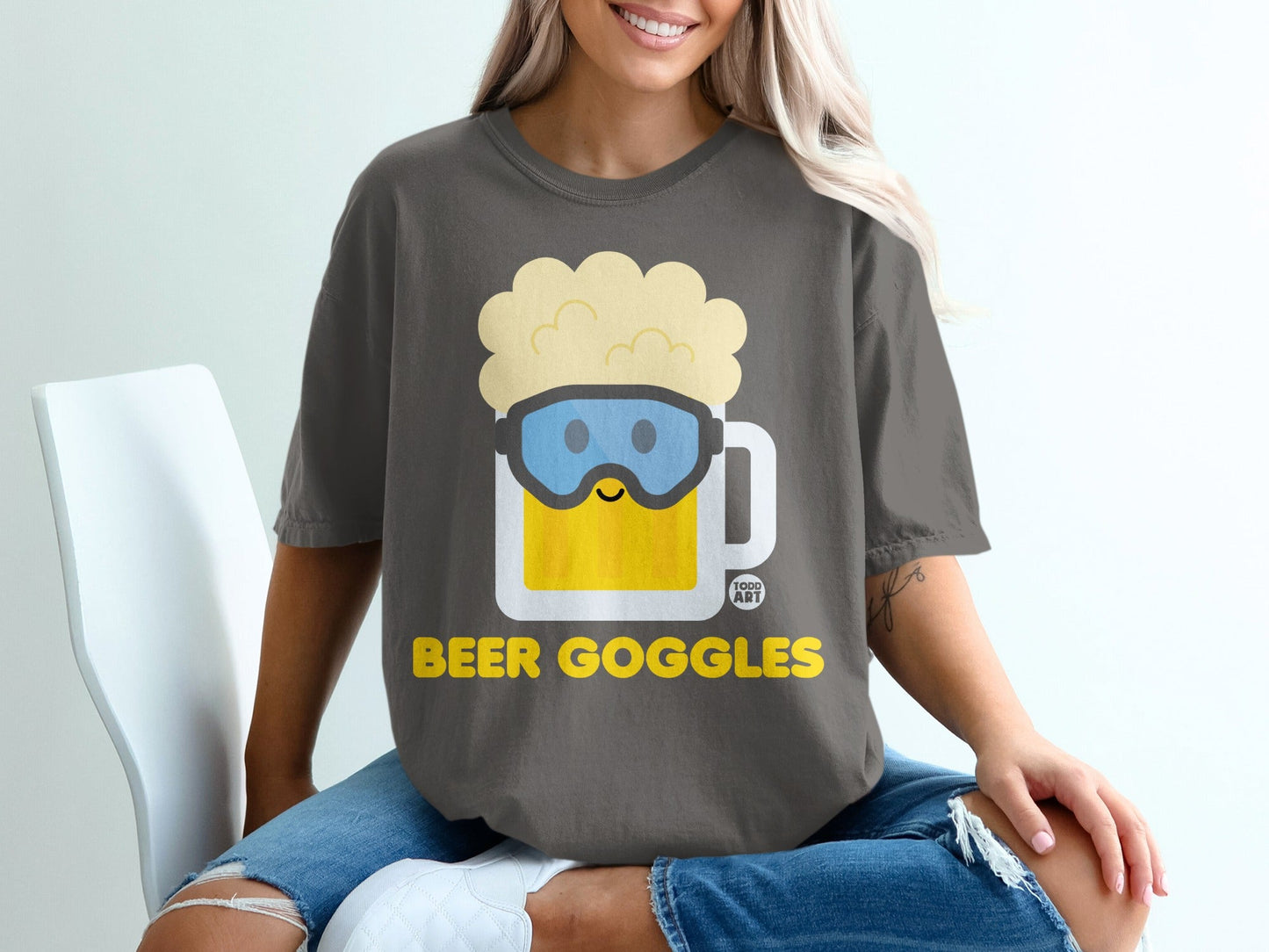 Fun Beer Goggles Graphic Tee for Casual Outings