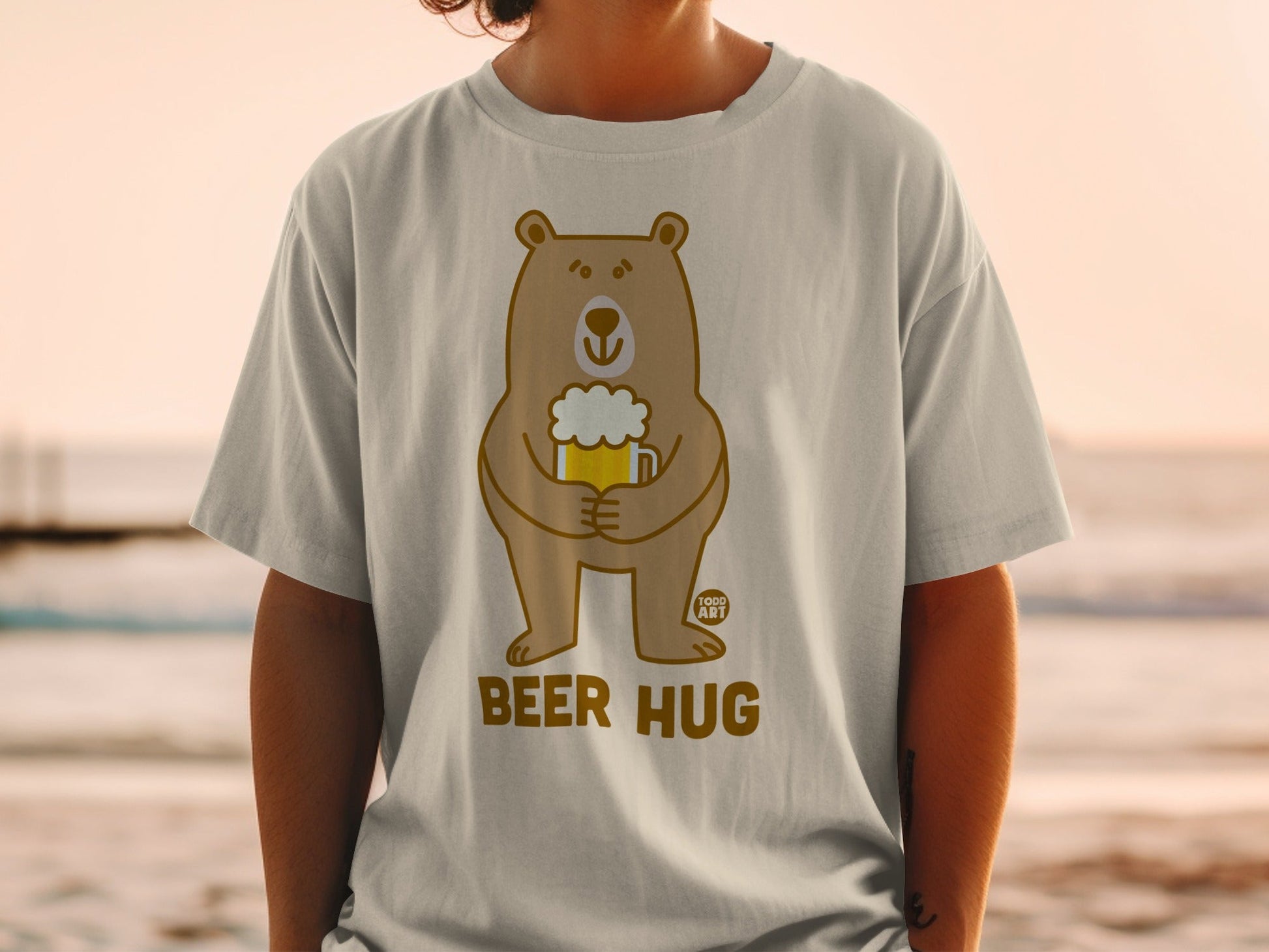 Cute Bear Beer Hug Graphic T-Shirt for Fun Outings