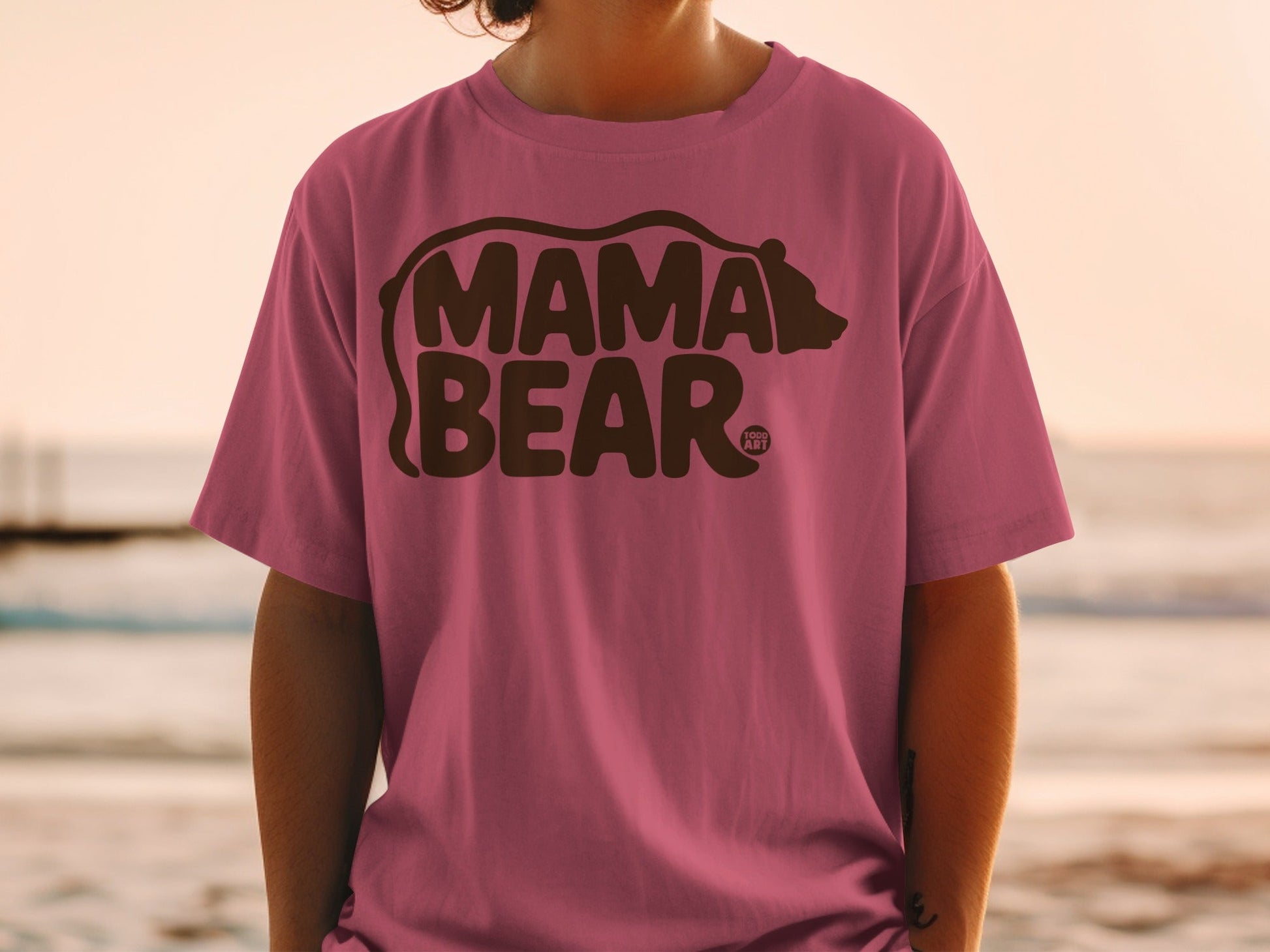 Mama Bear Graphic Tee with Artistic Bear Outline Design