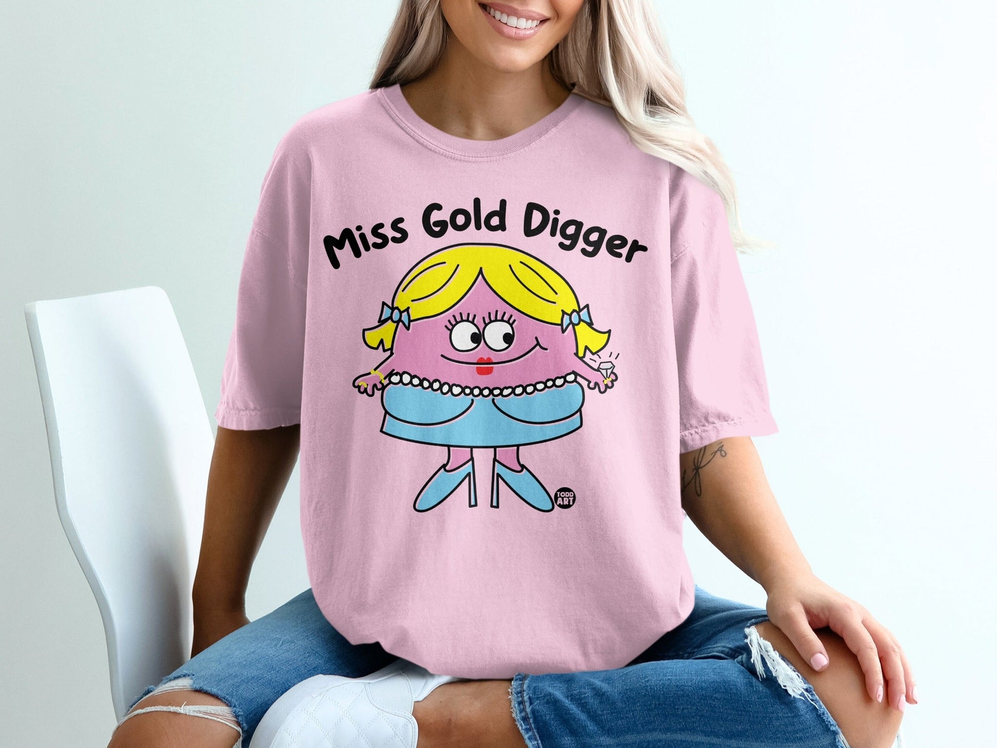Miss Gold Digger Cartoon Graphic Oversized Tee Shirt
