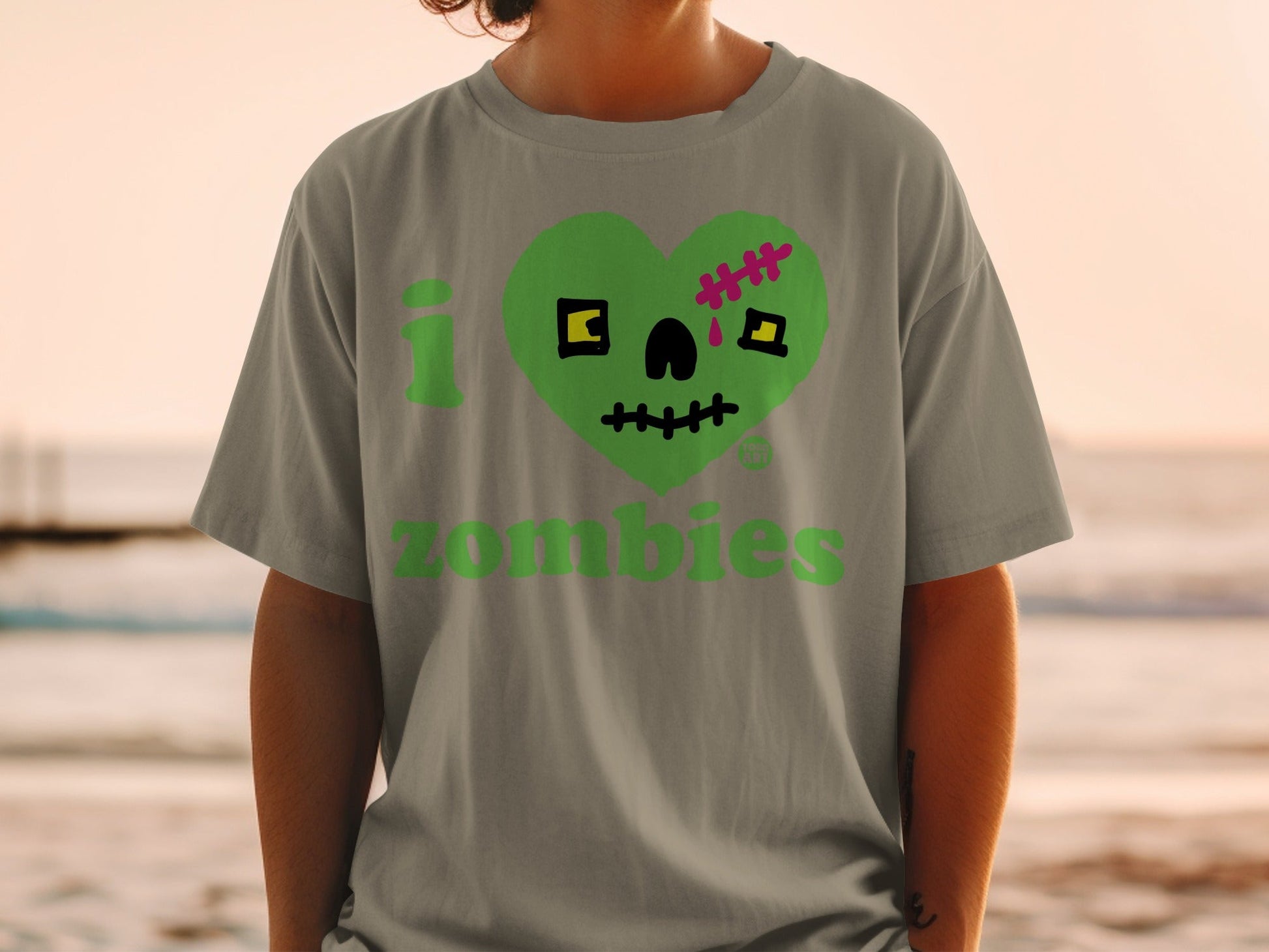 I Love Zombies Graphic Tee Halloween Themed Shirt