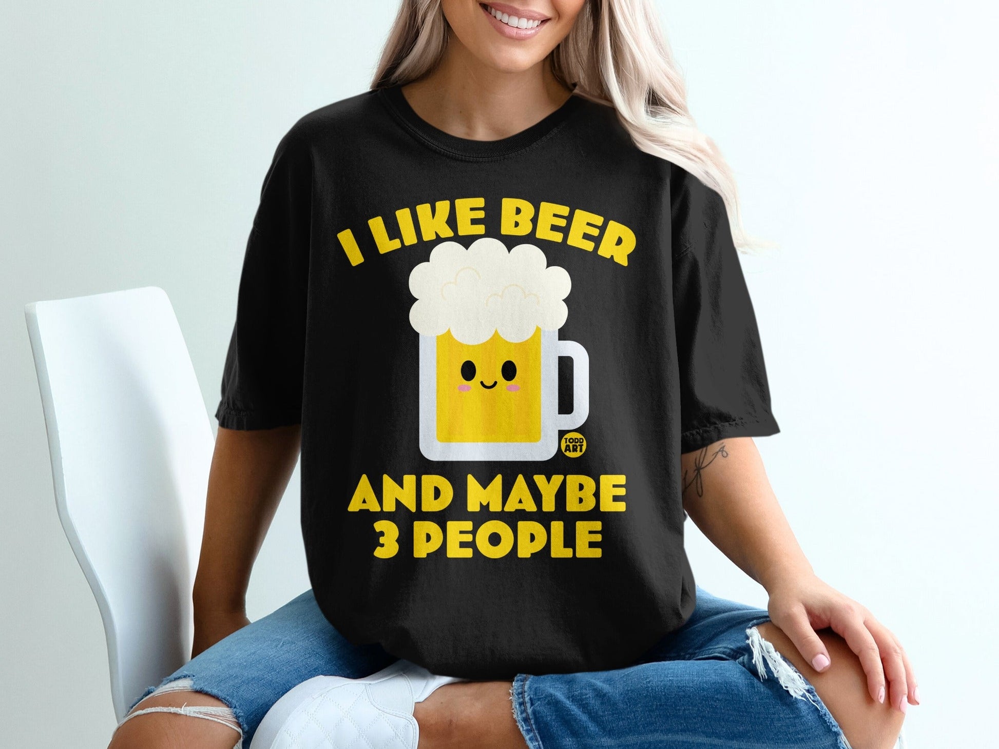 I Like Beer And Maybe 3 People Graphic T-shirt