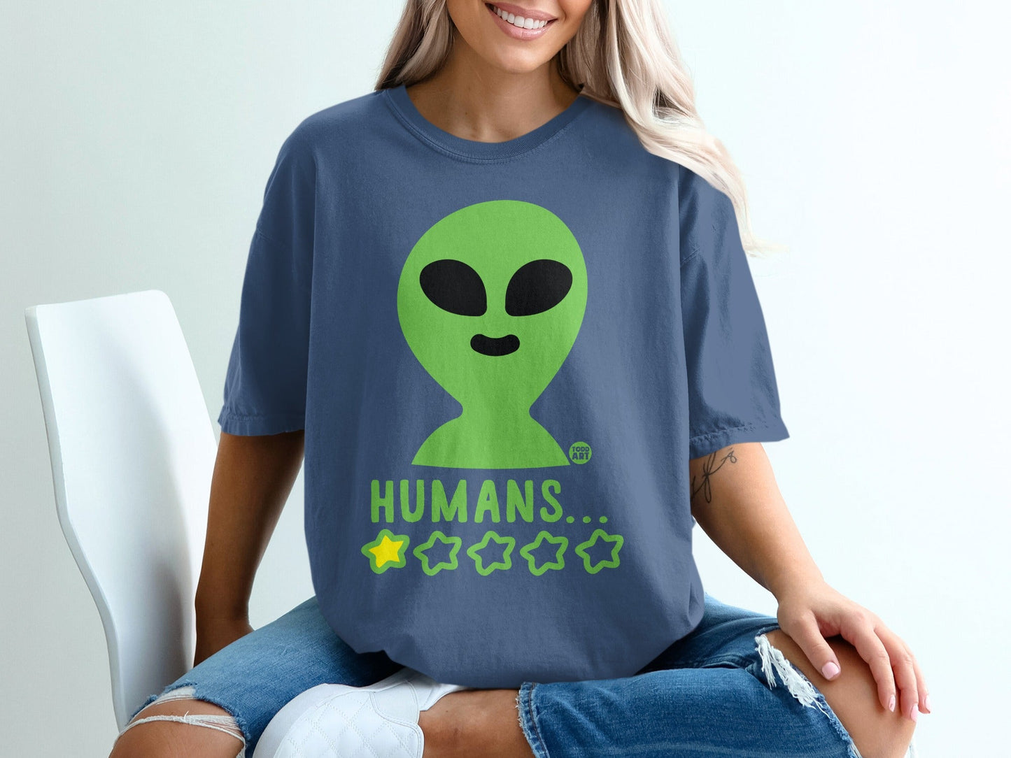 Alien Rating Humans Graphic Short-Sleeve T-Shirt