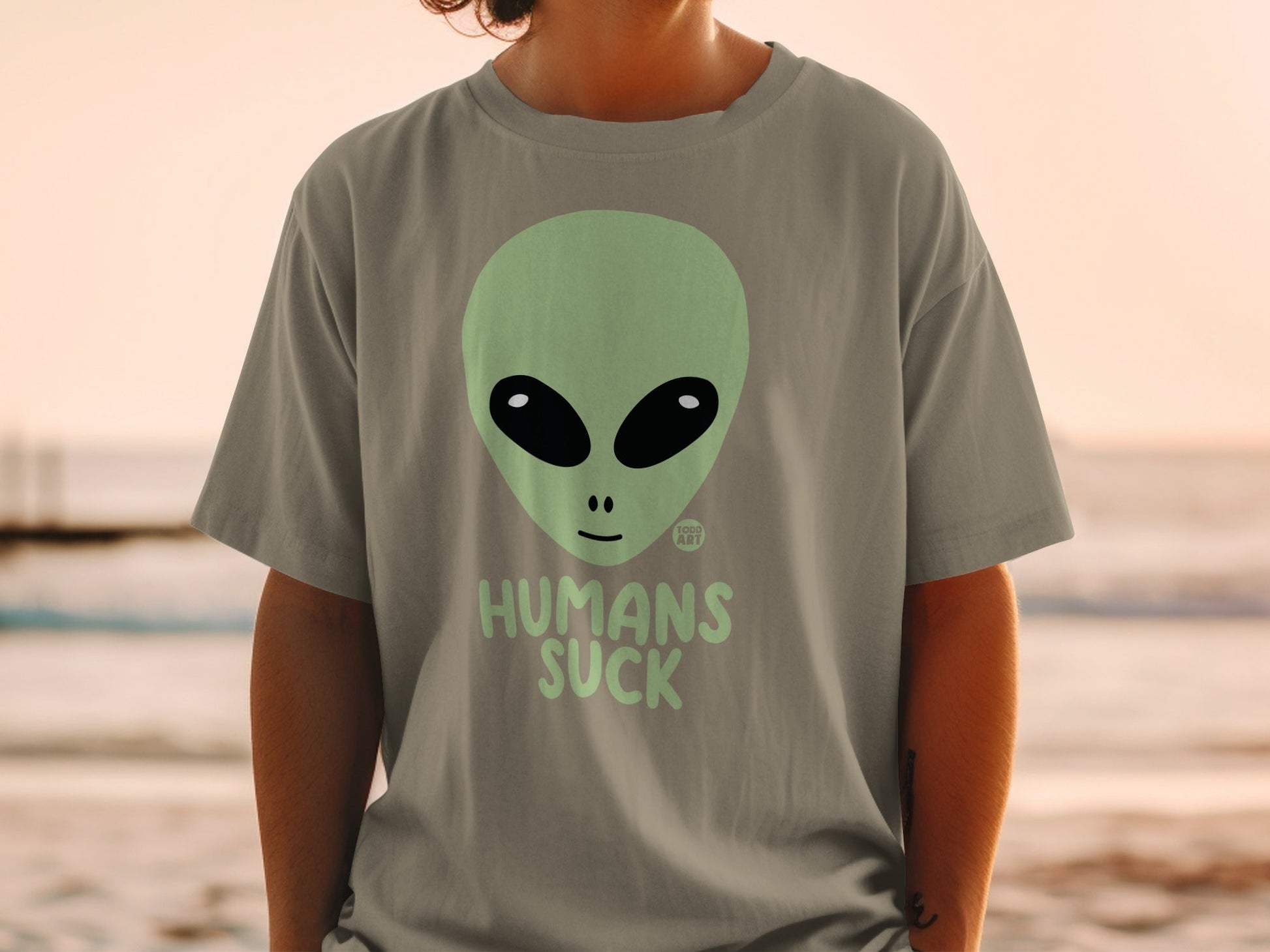 Alien Head and Humans Suck Graphic T-shirt Product