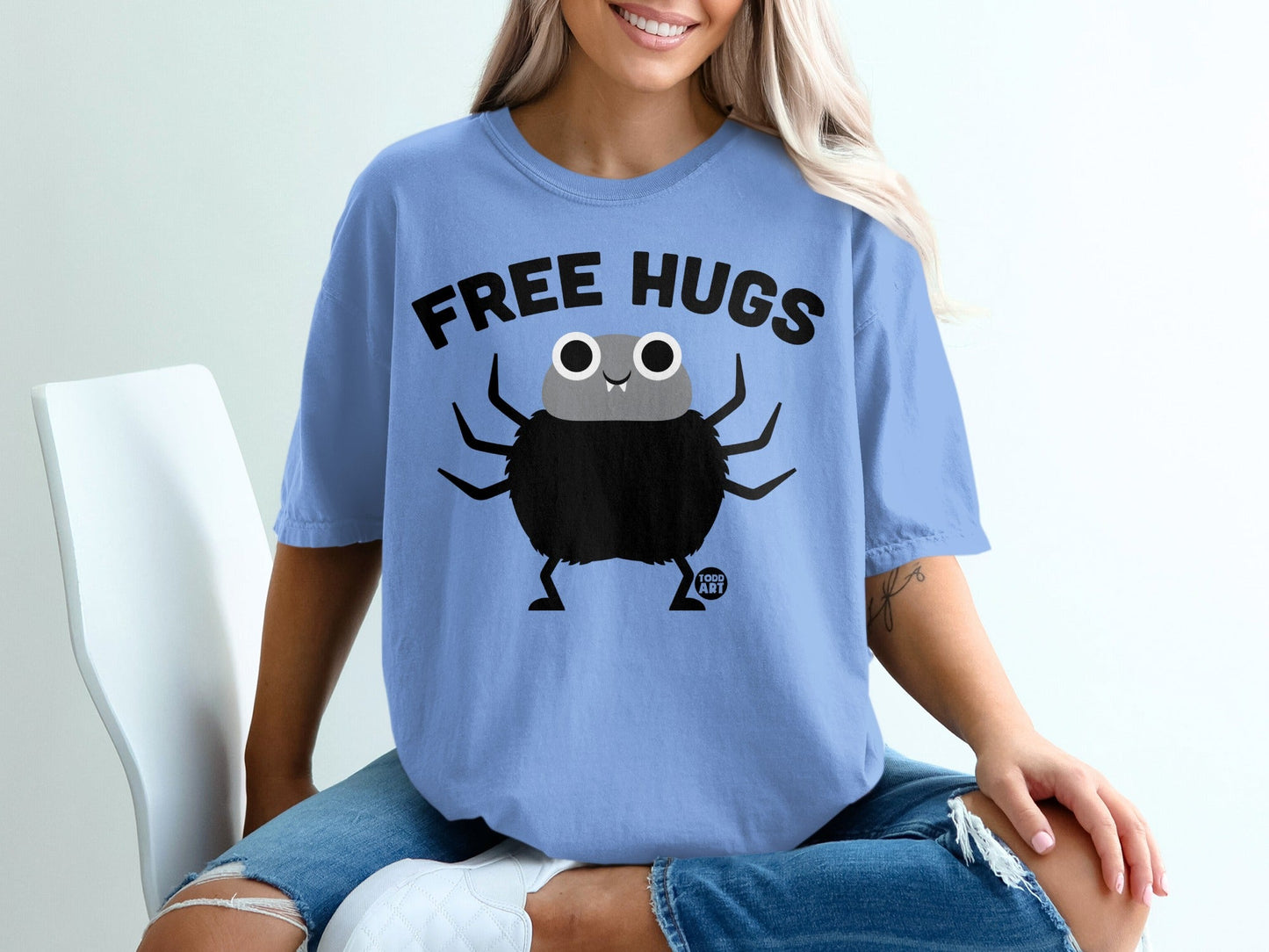 Free Hugs Cute Spider Graphic Blue T-Shirt