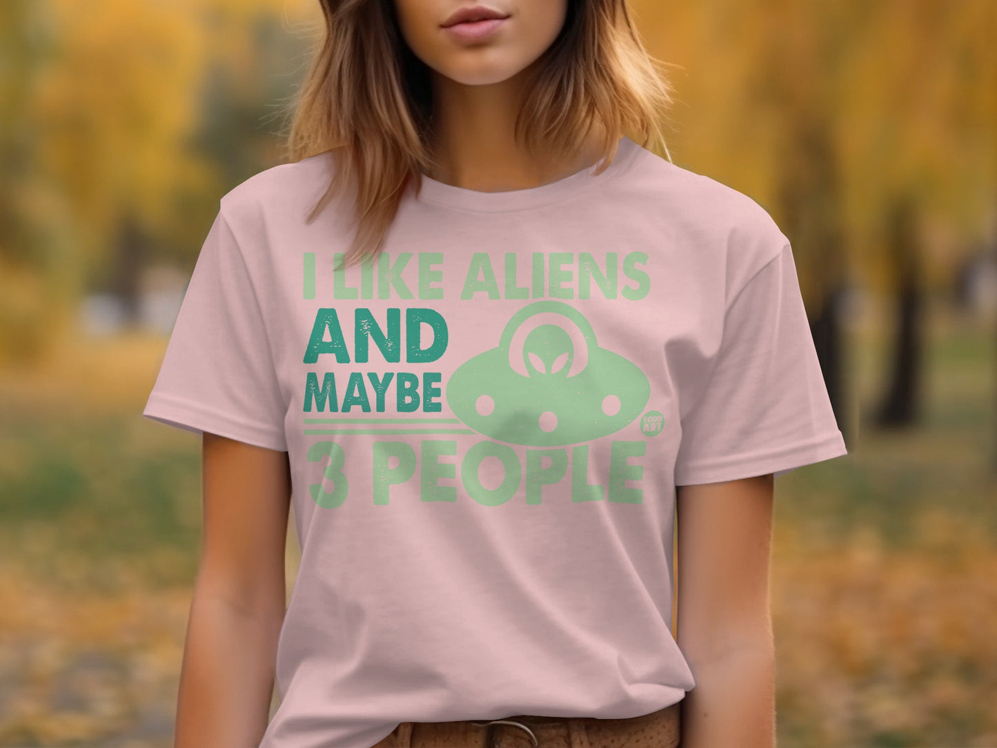 I Like Aliens And Maybe 3 People Graphic T-Shirt