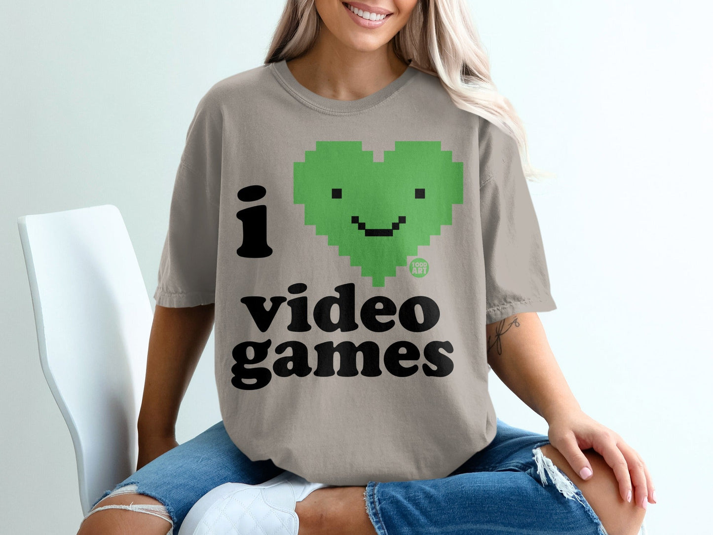 I Love Video Games Green Pixel Heart Graphic T-shirt