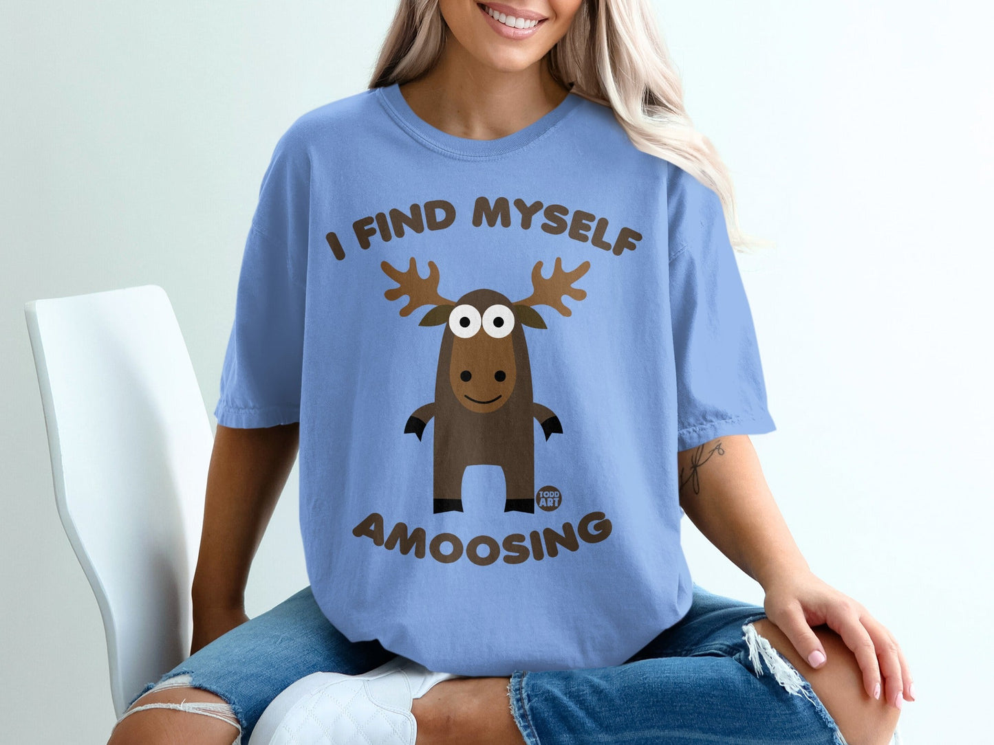 I Find Myself Amoosing Funny Moose Graphic T-Shirt