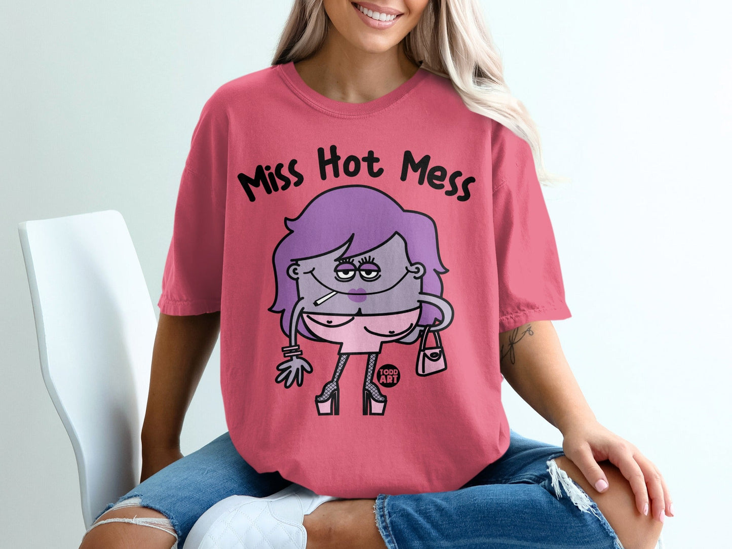 Miss Hot Mess Graphic Women's T-shirt Product