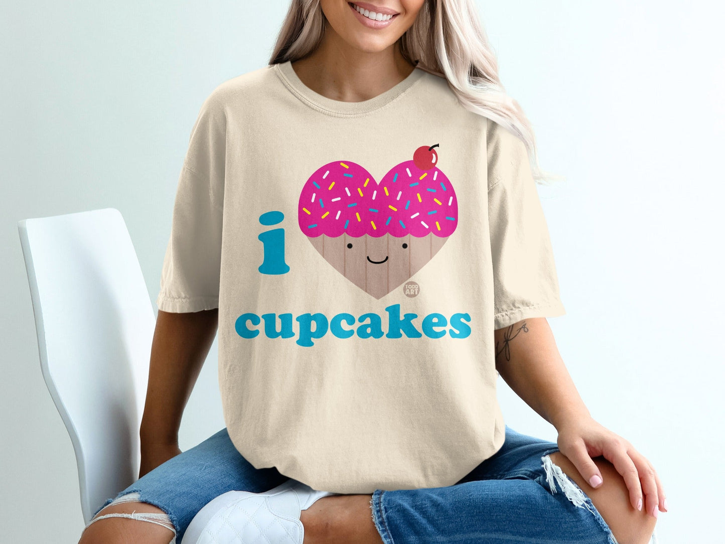 I Love Cupcakes Graphic Tee