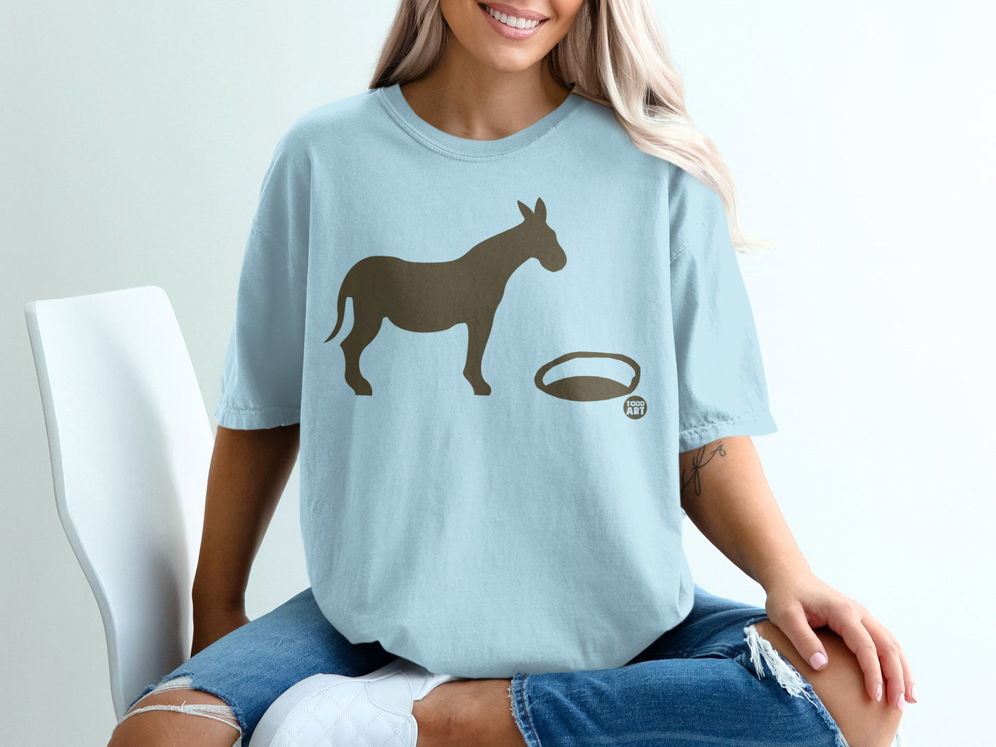 Donkey and Ring Graphic Print Casual T-shirt