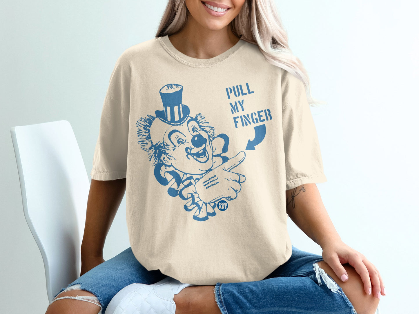 Funny Clown Pull My Finger Retro Cartoon T-shirt product type