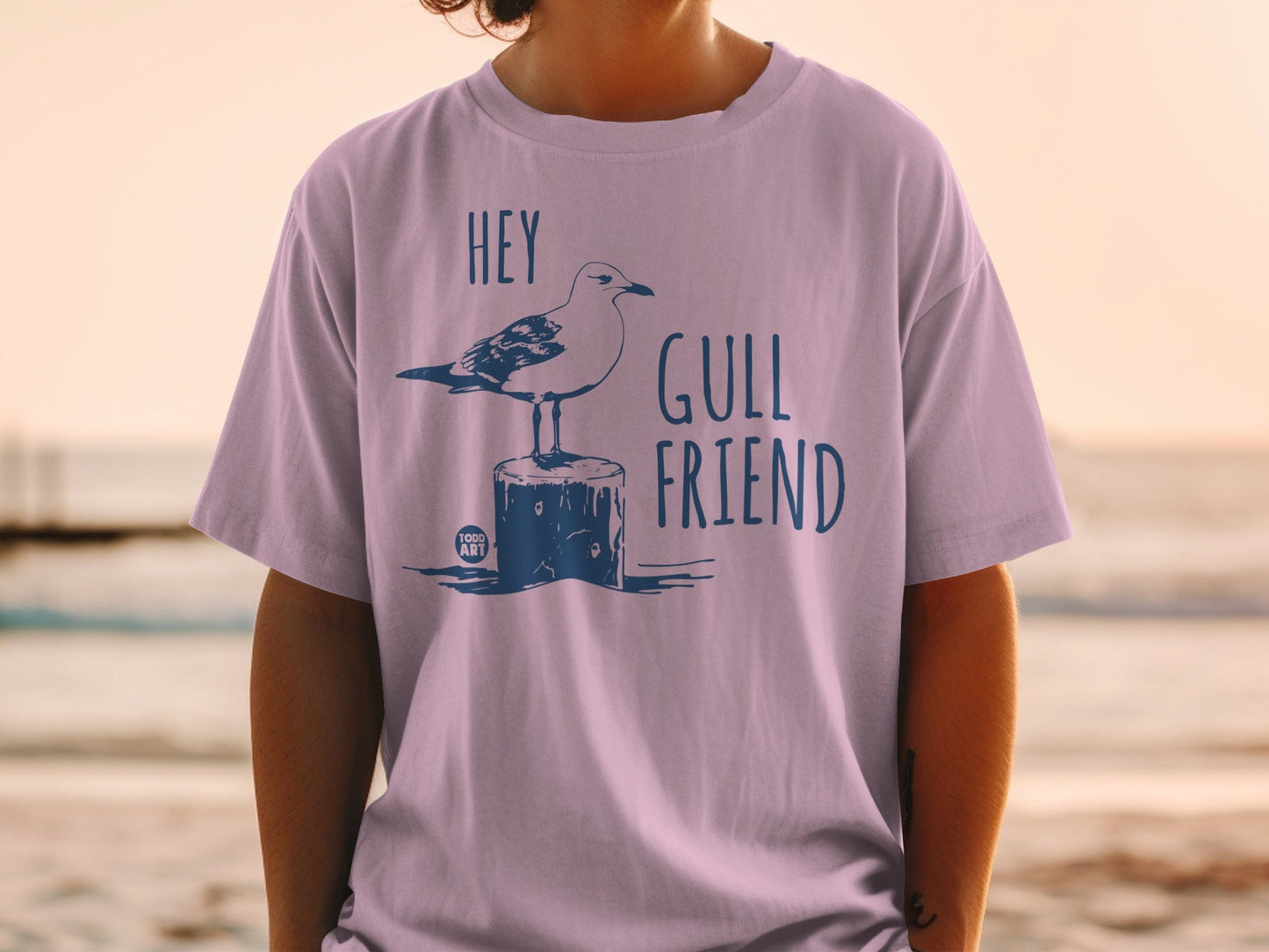Hey Gull Friend Graphic Tee With Seagull Print Design